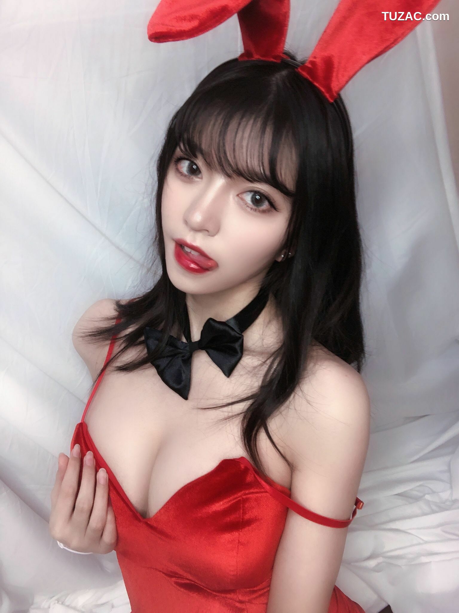 网络美女_銘銘Kizami 《红丝绒兔女郎》 写真集