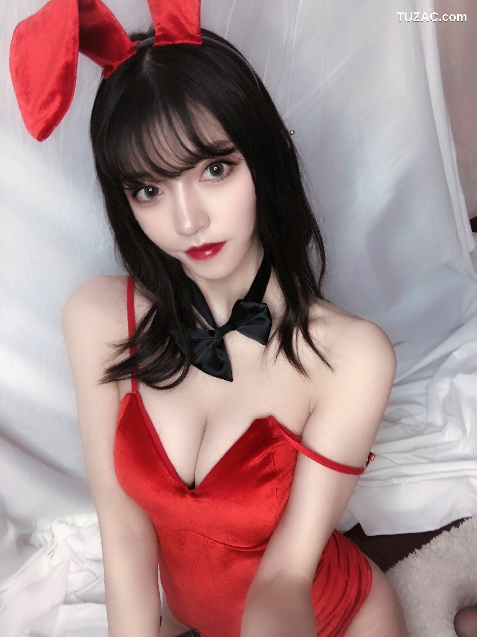 网络美女_銘銘Kizami 《红丝绒兔女郎》 写真集