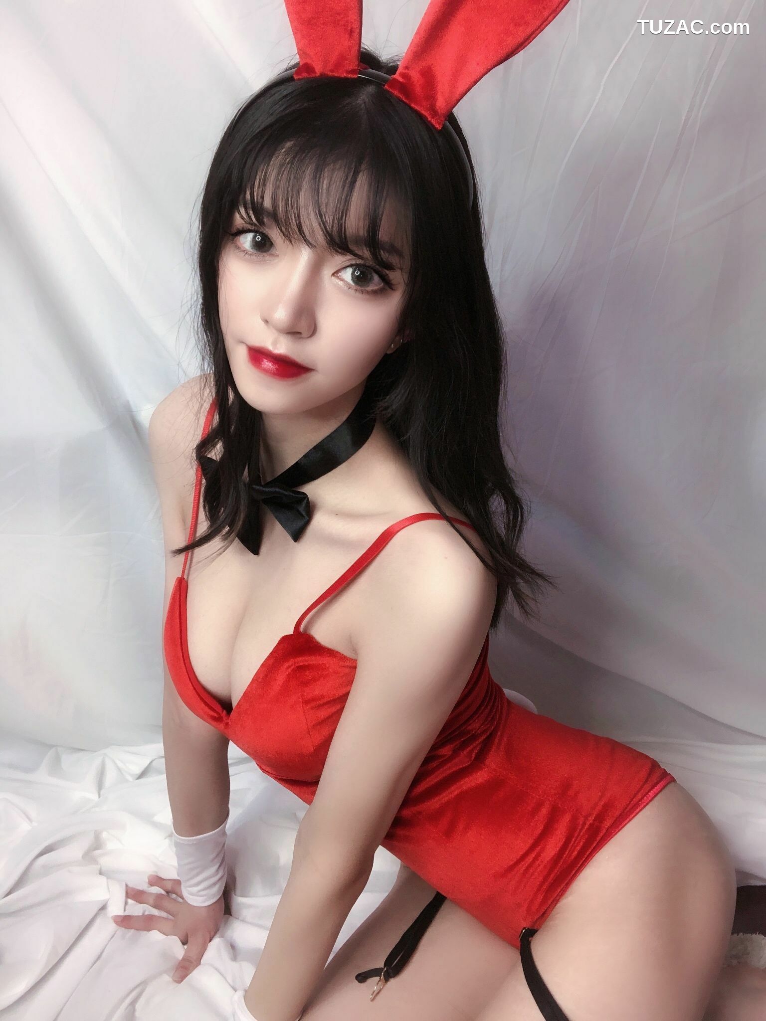 网络美女_銘銘Kizami 《红丝绒兔女郎》 写真集