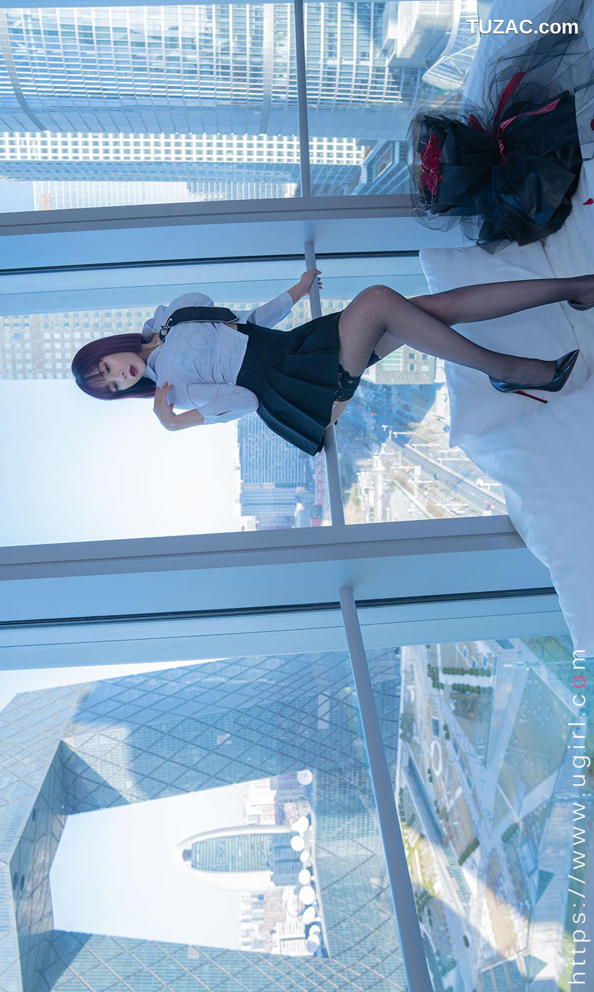 UGirlsApp尤果圈爱尤物-2320-果儿-《衬衫之下》