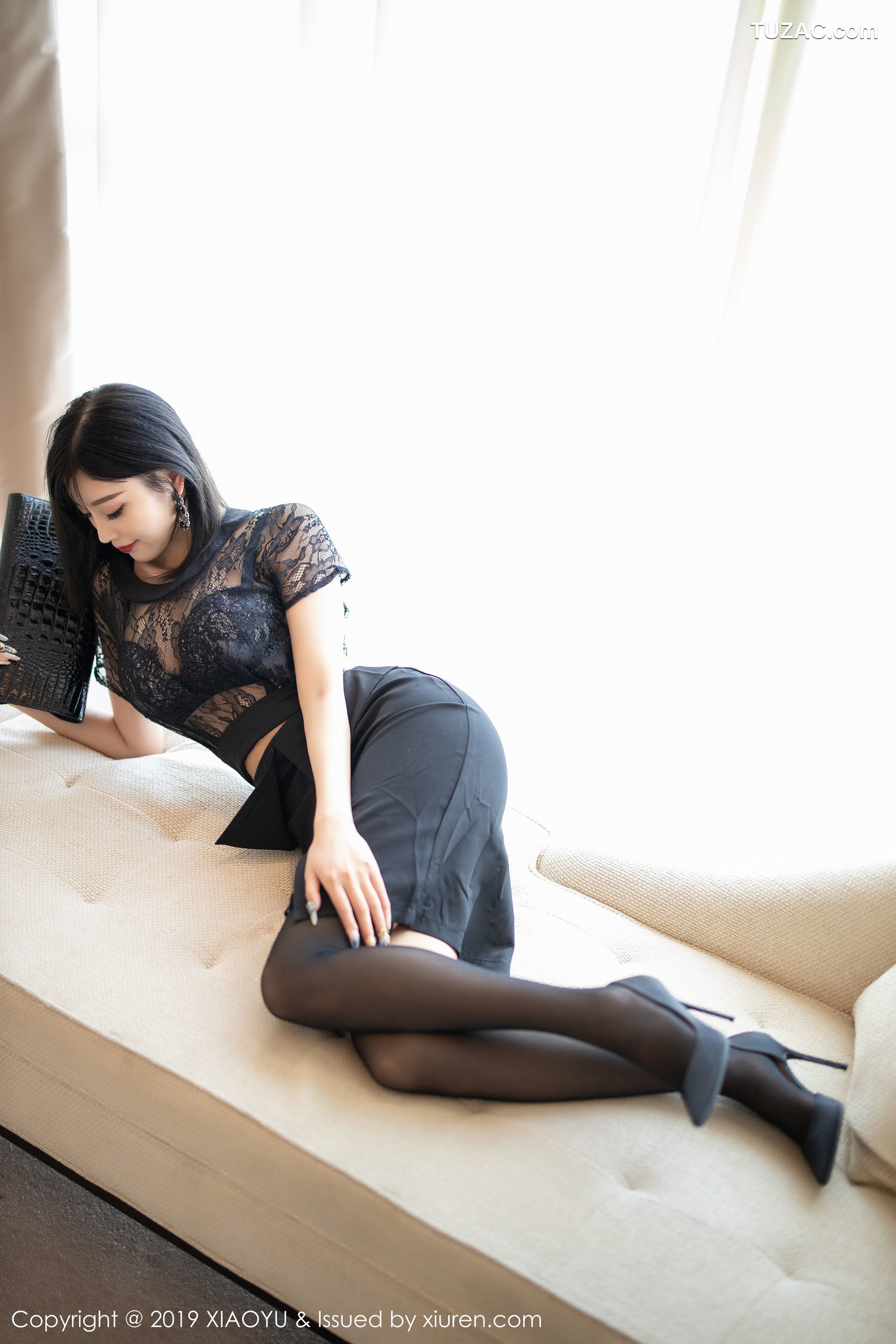 XiaoYu语画界-162-杨晨晨-《镂空内衣与诱人黑丝视觉魅惑》-2019.09.27