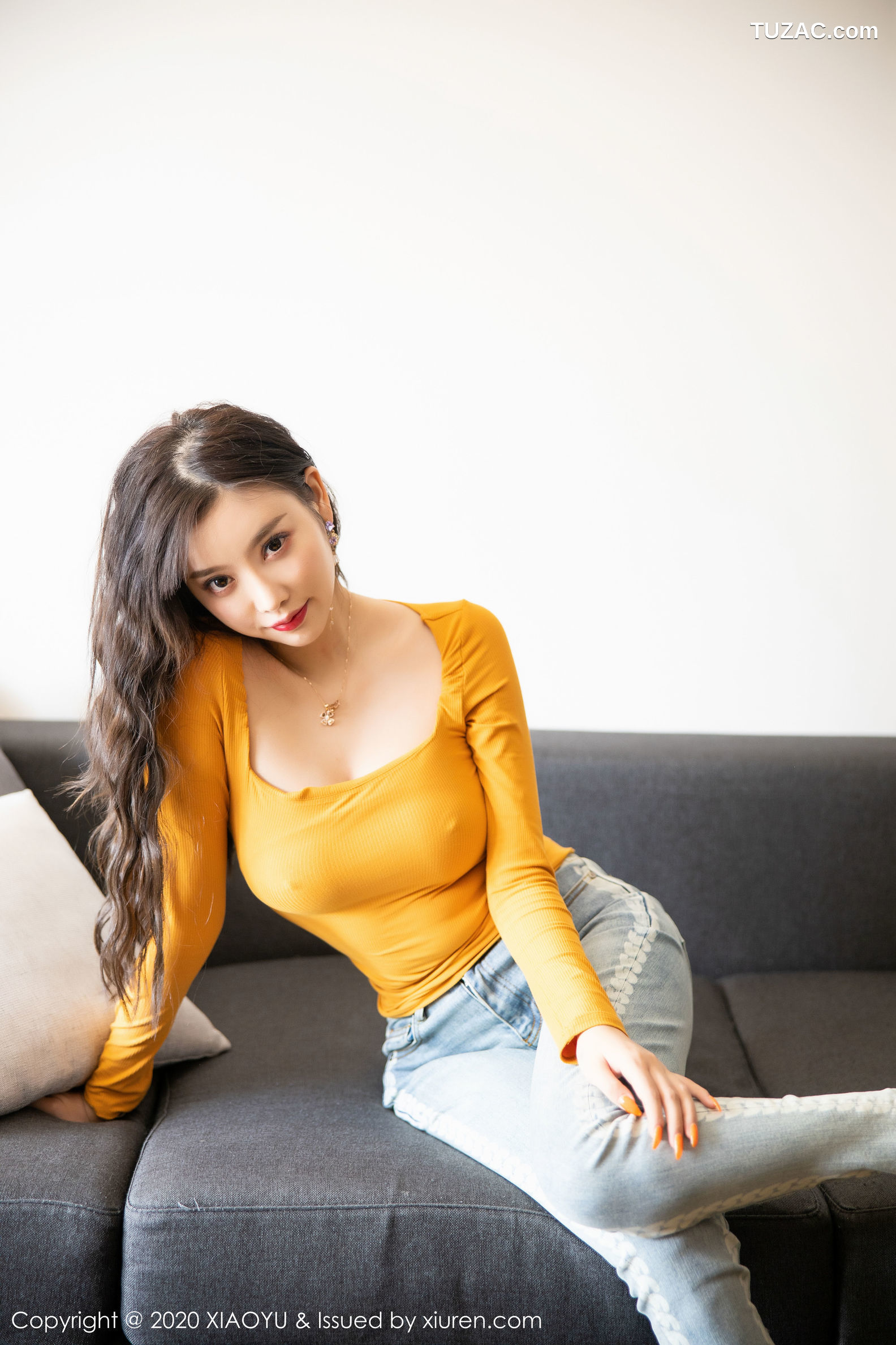 XiaoYu语画界-228-杨晨晨-《牛仔裤包裹的美腿》-2020.01.03