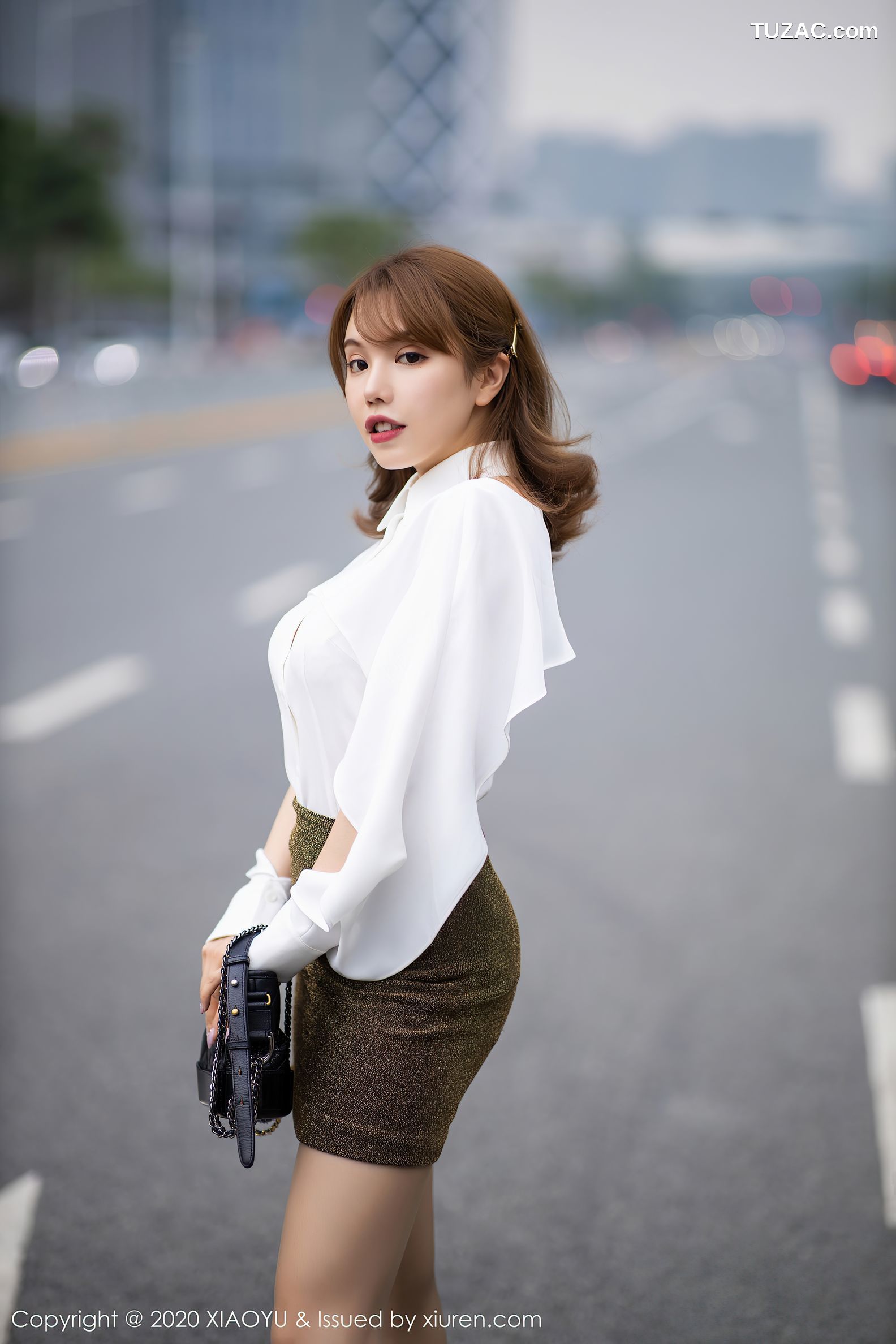 XiaoYu语画界-382-黄楽然-《时尚与性感魅力兼具的车拍系列》-2020.10.09