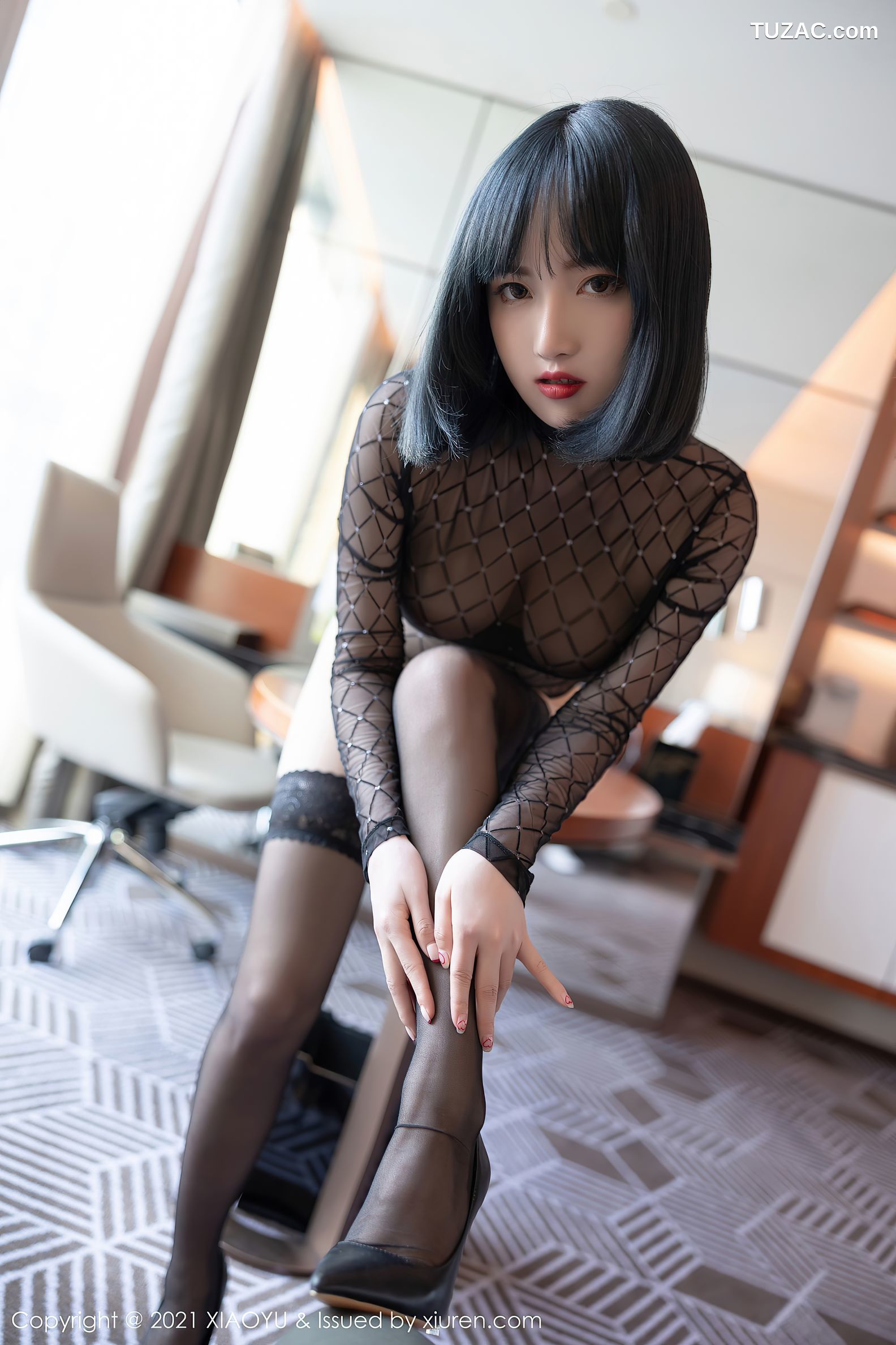 XiaoYu语画界-516-豆瓣酱-黑色超透连体衣蕾丝袜-2021.04.26