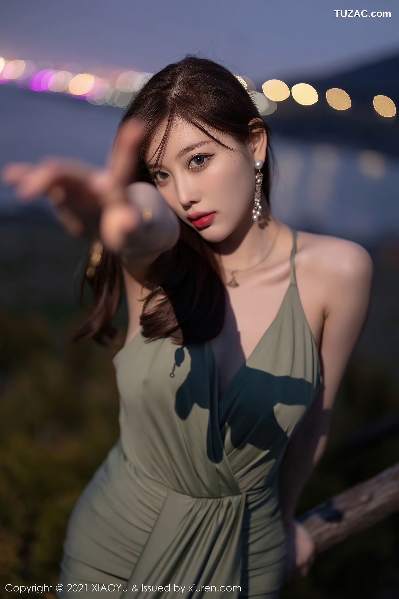 XiaoYu语画界-538-杨晨晨-青岛旅拍-户外轻透长裙低胸豪乳-2021.05.28