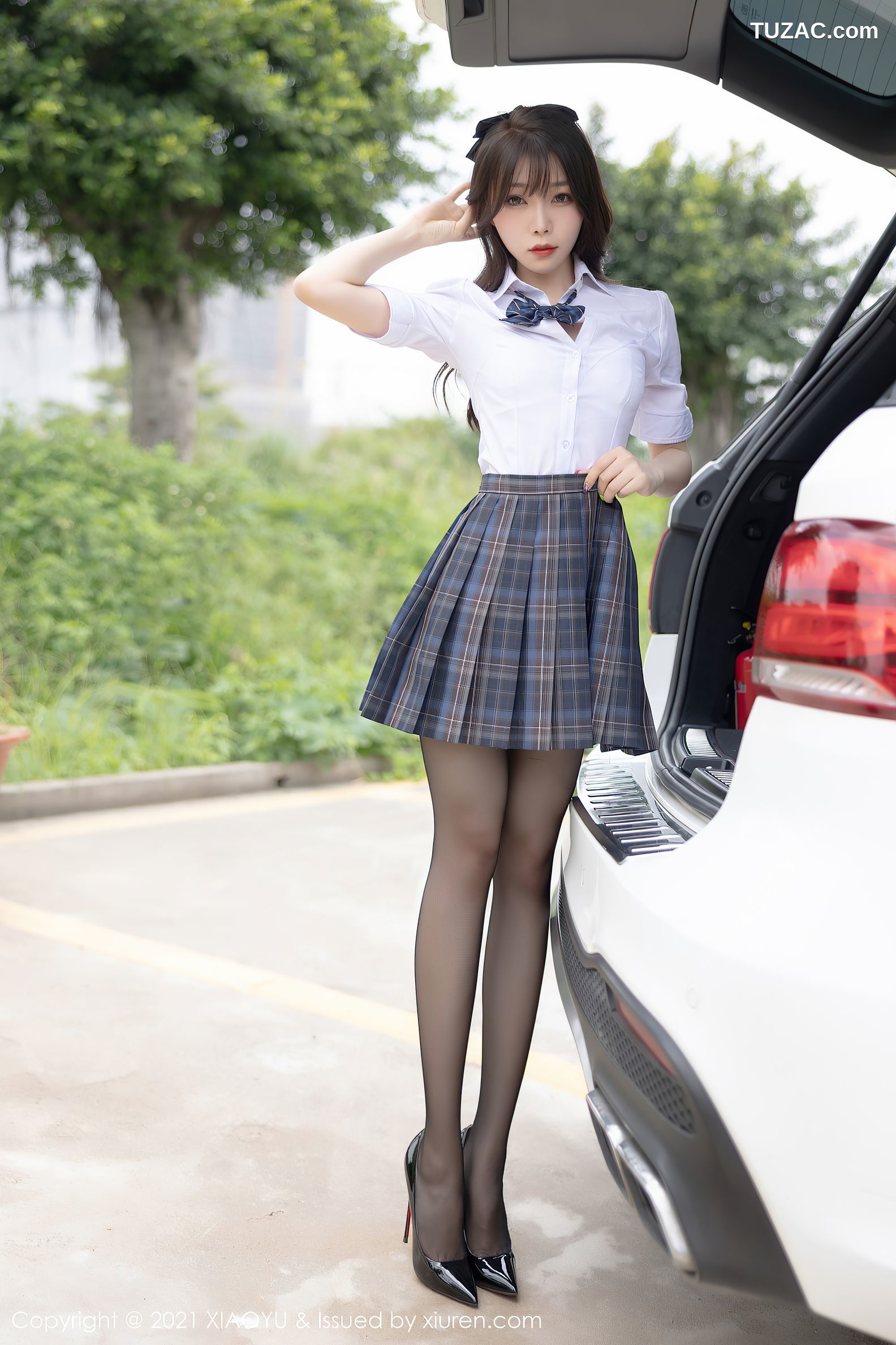 XiaoYu语画界-553-芝芝-室外车拍主题-超薄黑丝-2021.06.21