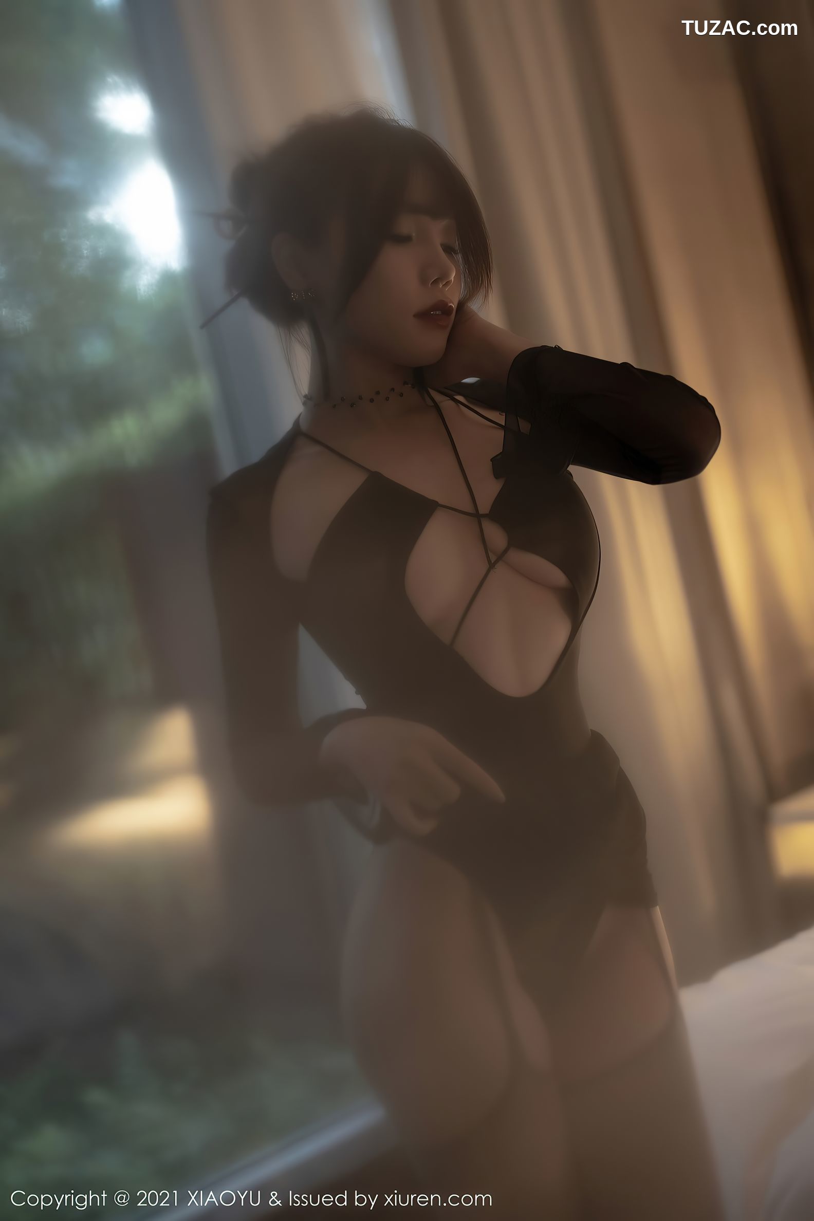 XiaoYu语画界-581-芝芝-森系朦胧主题黑色服饰黑丝吊带袜-2021.07.29