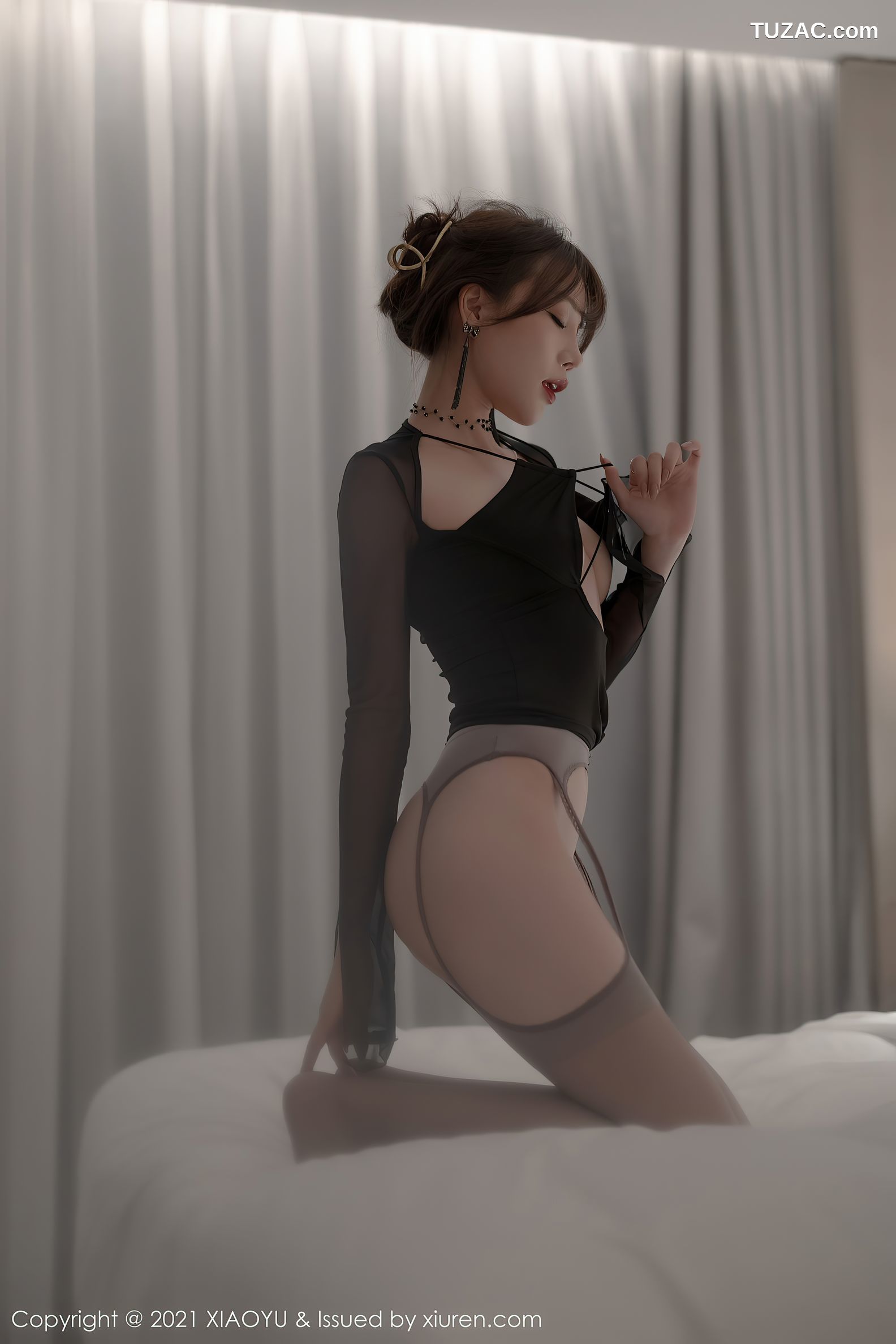 XiaoYu语画界-581-芝芝-森系朦胧主题黑色服饰黑丝吊带袜-2021.07.29