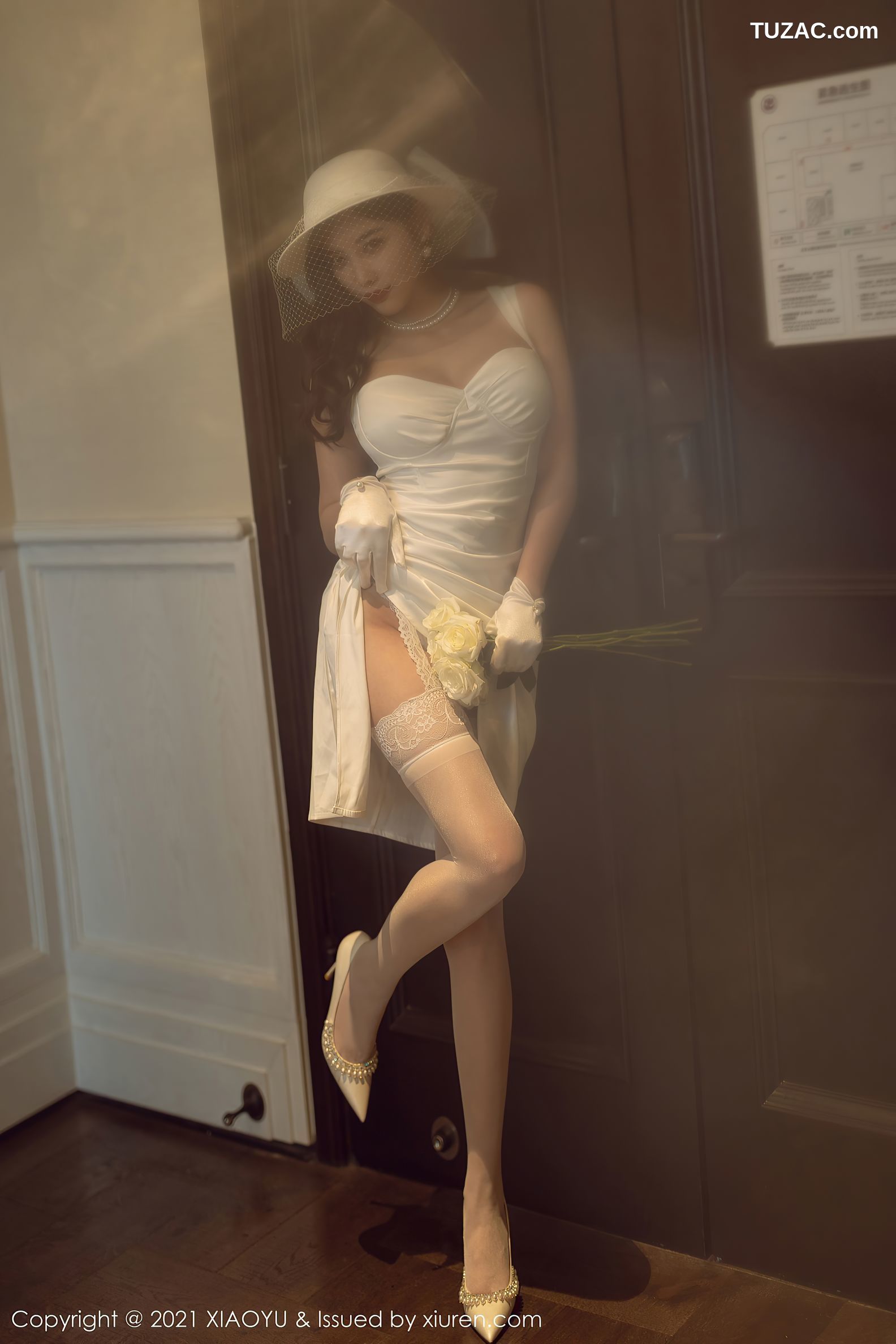 XiaoYu语画界-587-杨晨晨-白月光与朱砂痣主题蕾丝吊带袜-2021.08.06