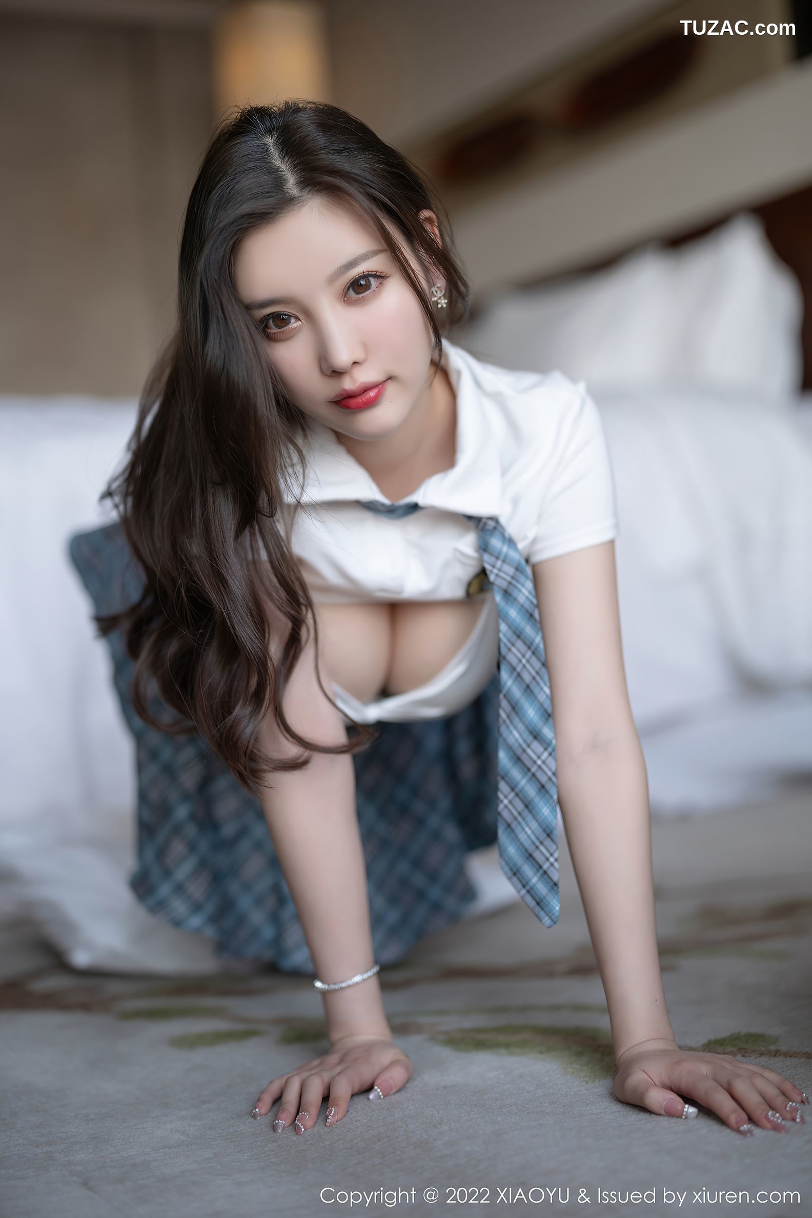 XiaoYu语画界-692-杨晨晨Sugar-学生制服主题格子裙超薄肉丝-2022.01.07