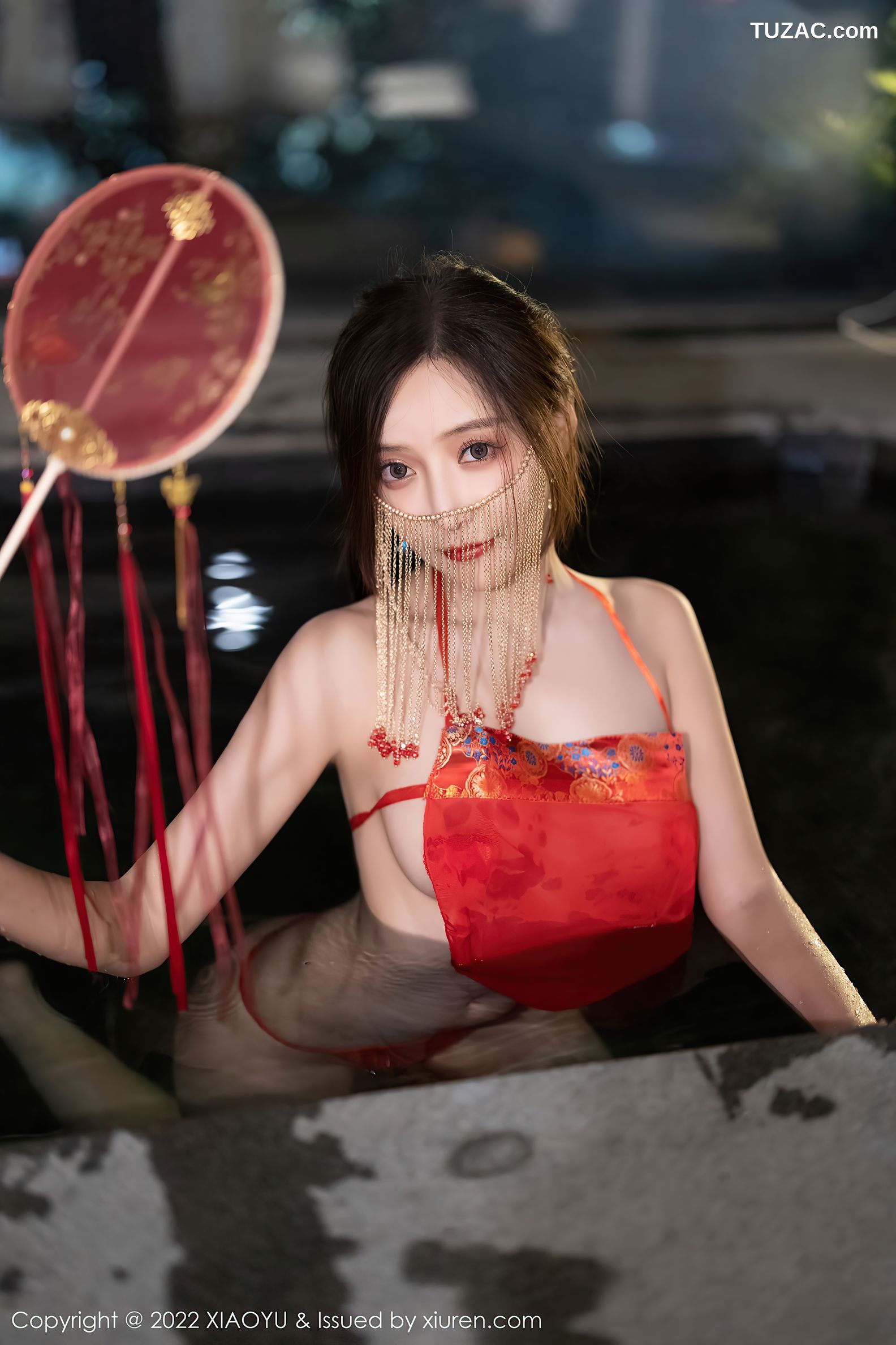 XiaoYu语画界-708-王馨瑶Yanni-户外红色古典长衫性感肚兜-2022.01.29