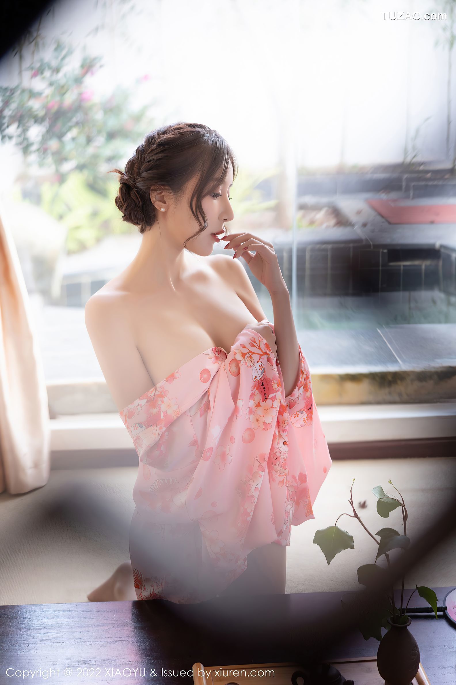 XiaoYu语画界-754-王馨瑶-云南心愿旅拍粉色华衣裹身-2022.04.11