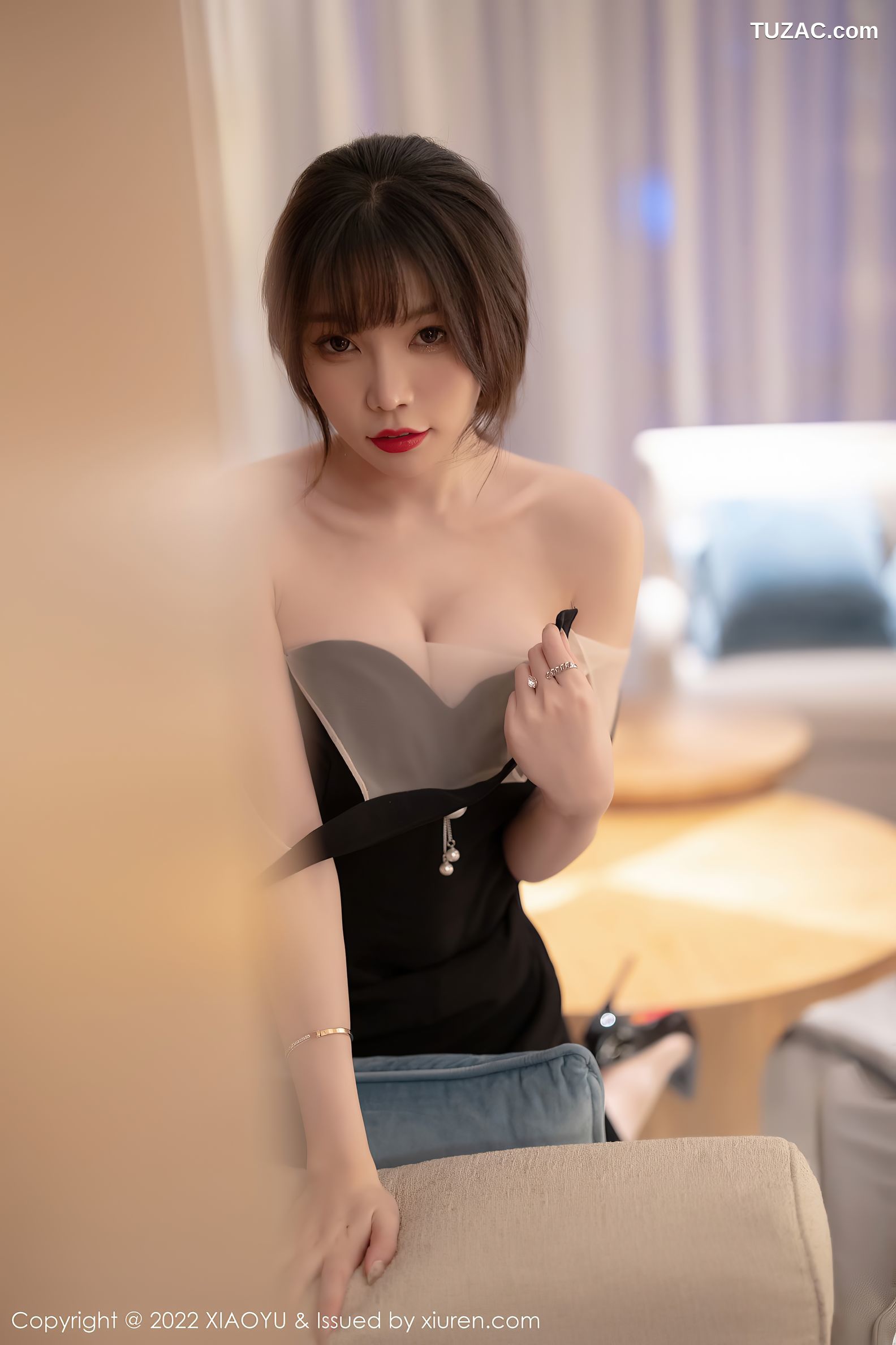 XiaoYu语画界-765-芝芝Booty-黑色肩服饰超薄肉丝-2022.04.26