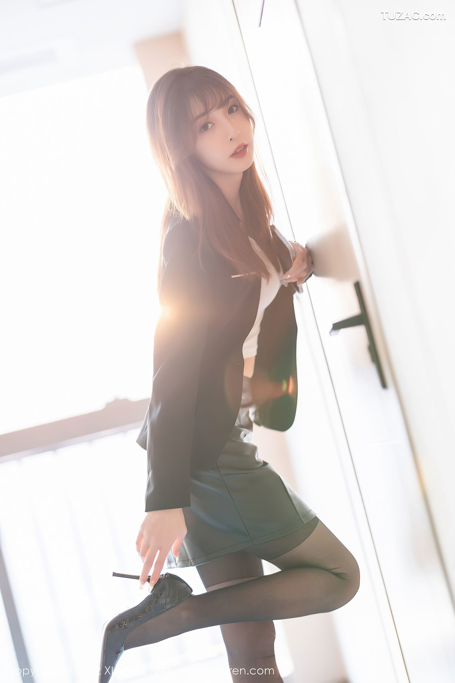 XiaoYu语画界-775-林星阑-深蓝外衣黑短裙红色蕾丝内衣黑丝-2022.05.11