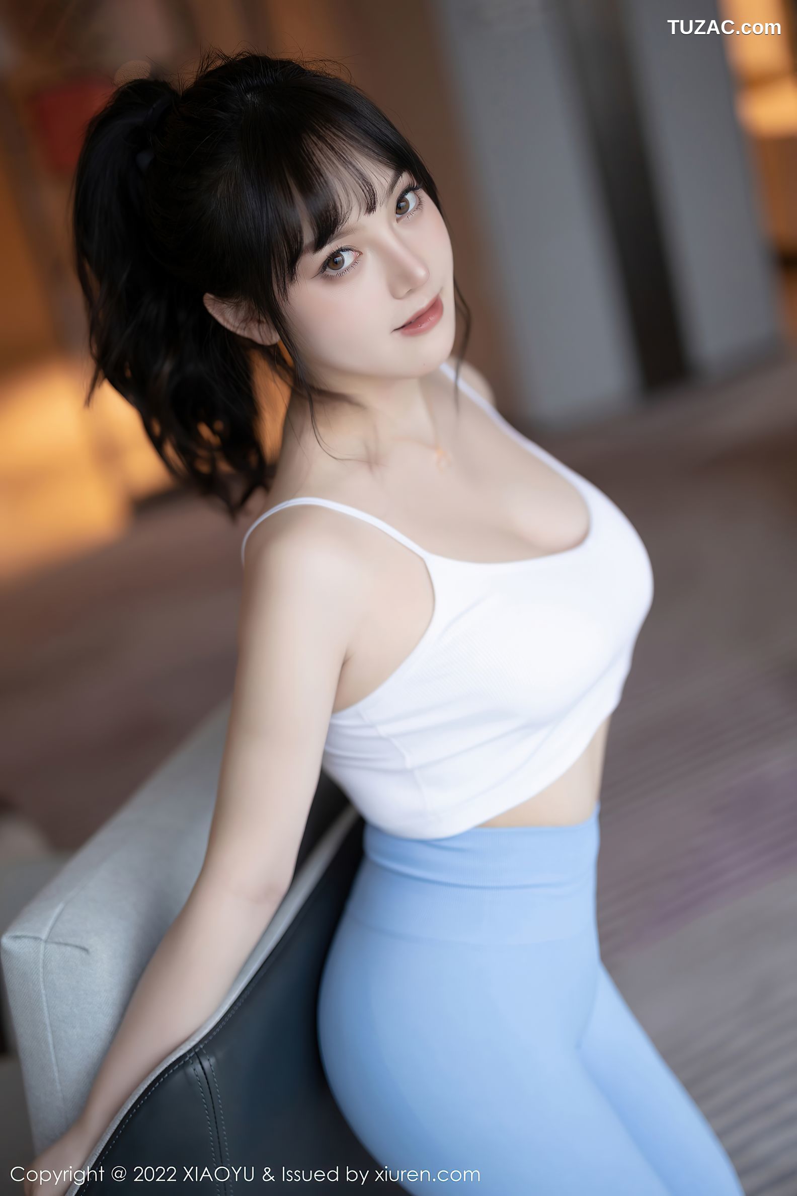 XiaoYu语画界-776-豆瓣酱-白色收身上衣紧身运动裤-2022.05.12