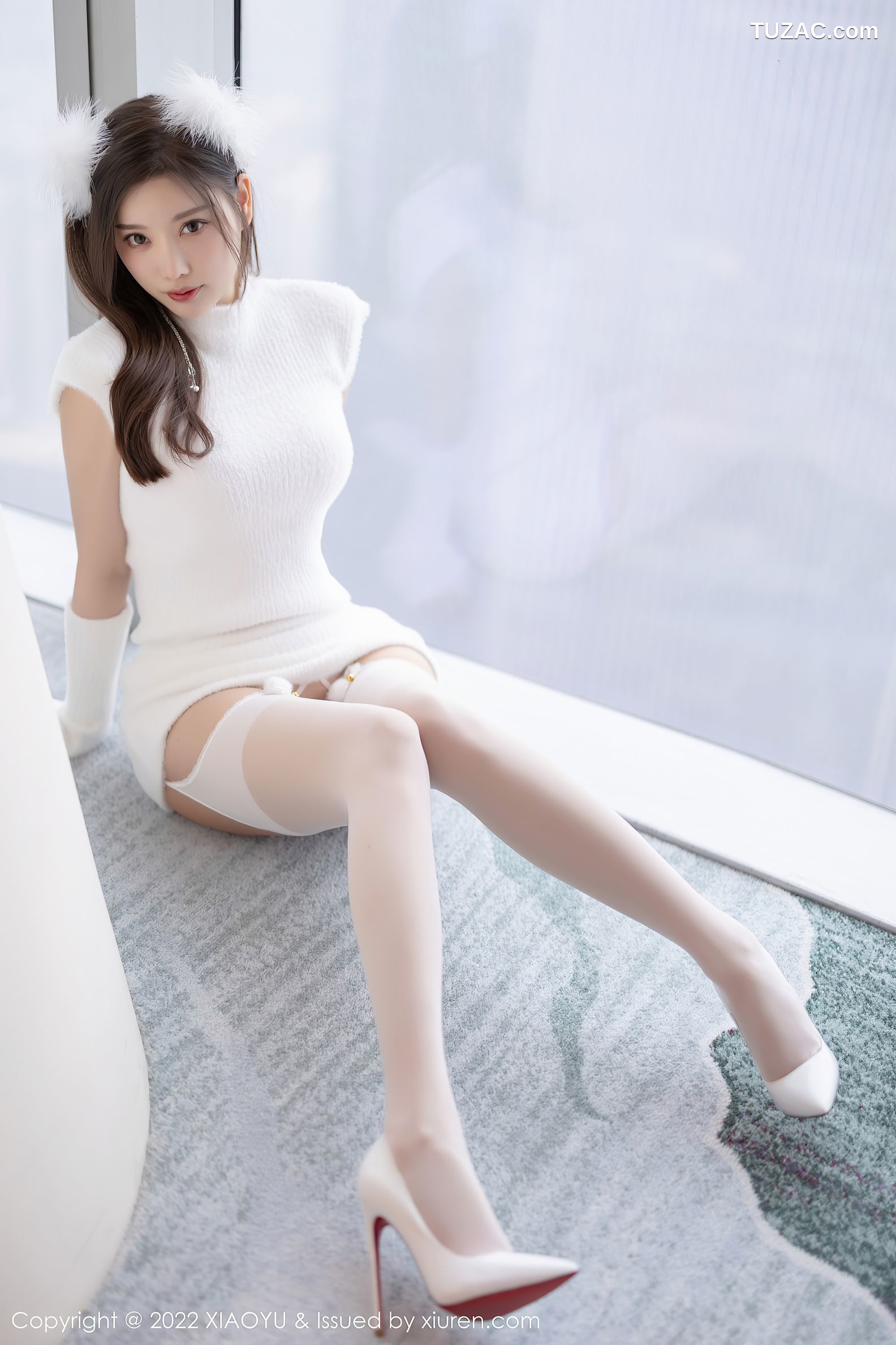 XiaoYu语画界-777-杨晨晨Yome-白色收身服饰白丝吊带袜-2022.05.13