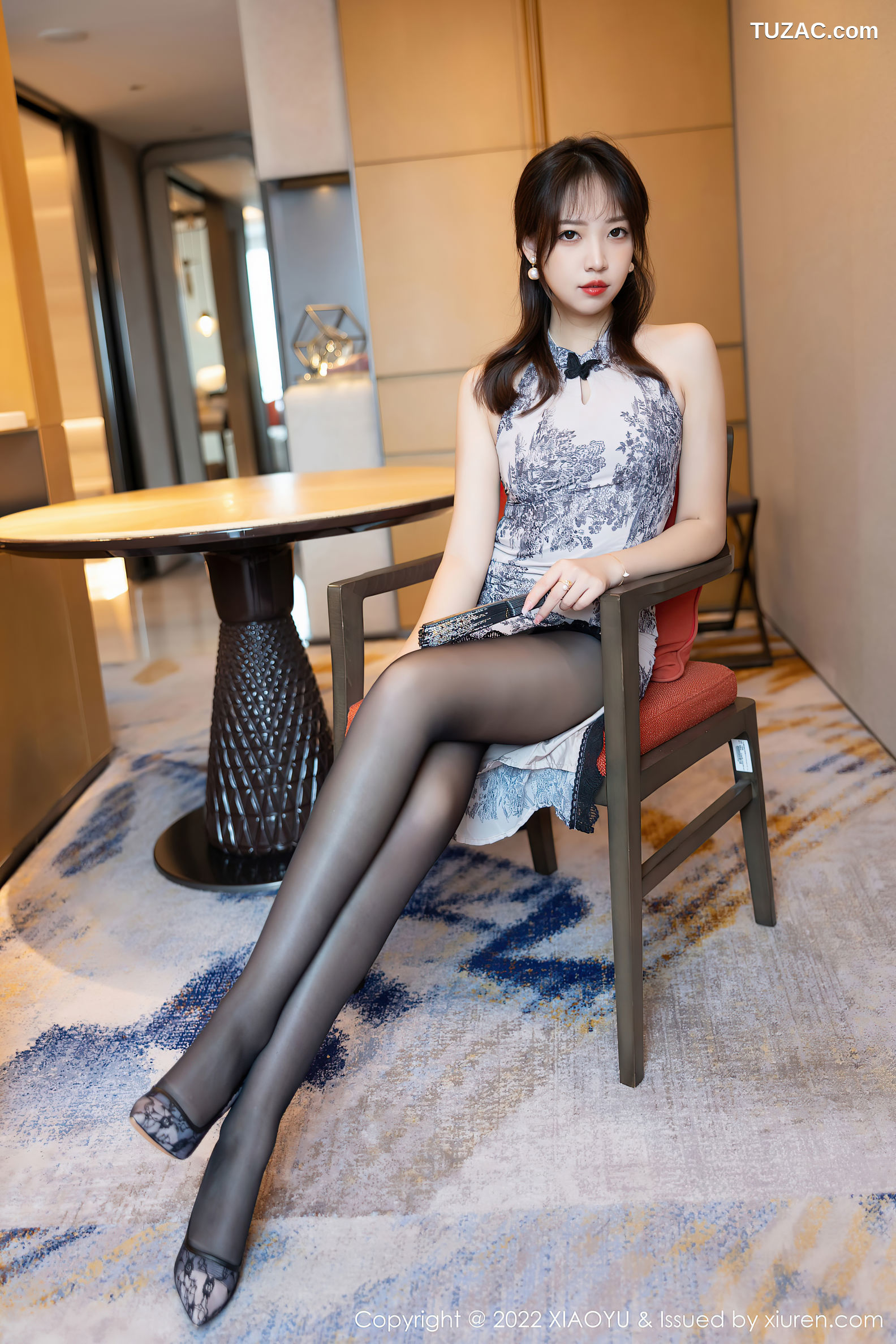 XiaoYu语画界-844-郑颖姗-Bev浅色旗袍黑色蕾丝内衣黑丝-2022.08.17