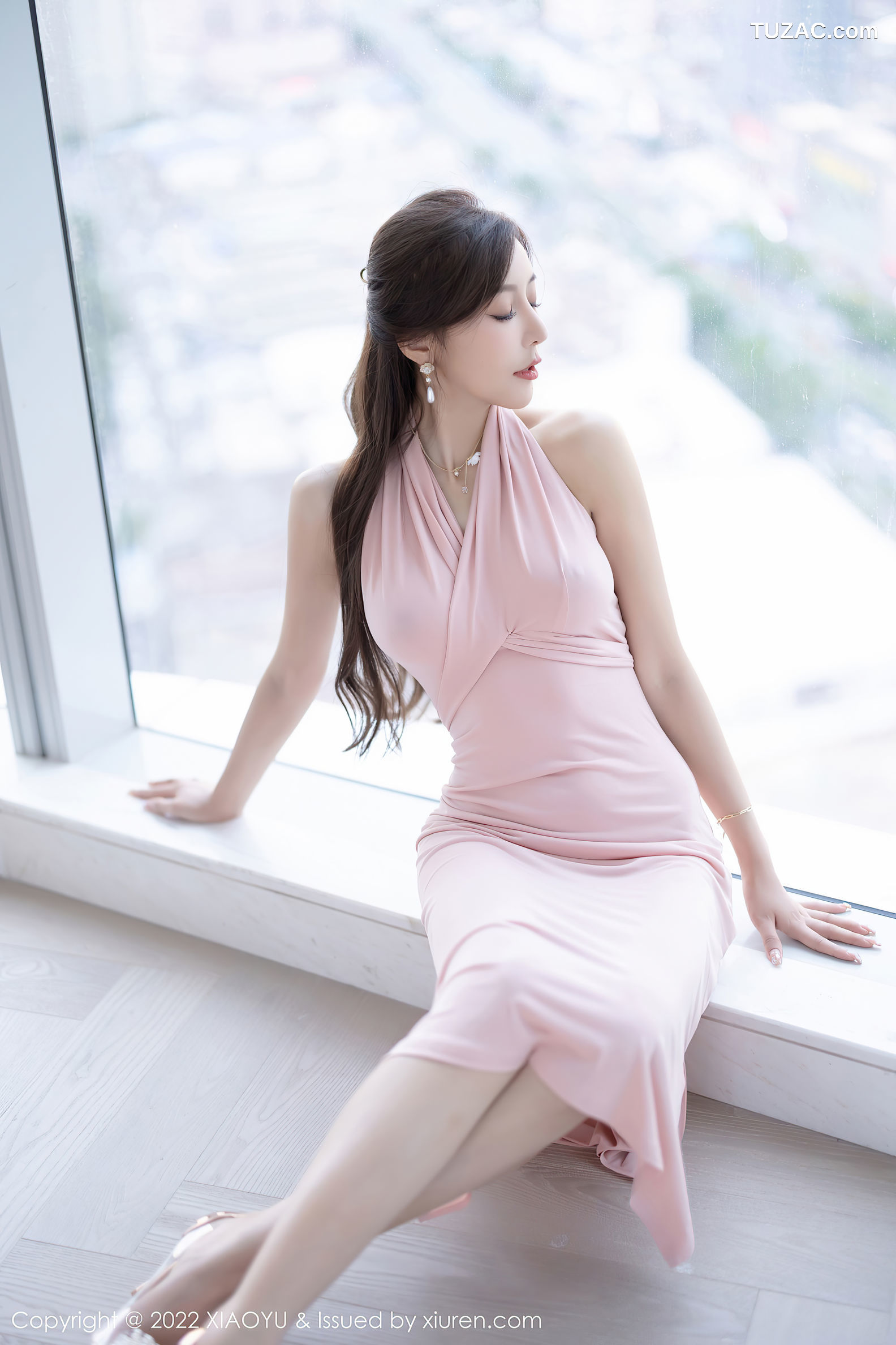 XiaoYu语画界-847-王馨瑶Yanni-粉色连衣长裙超薄黑丝-2022.08.22