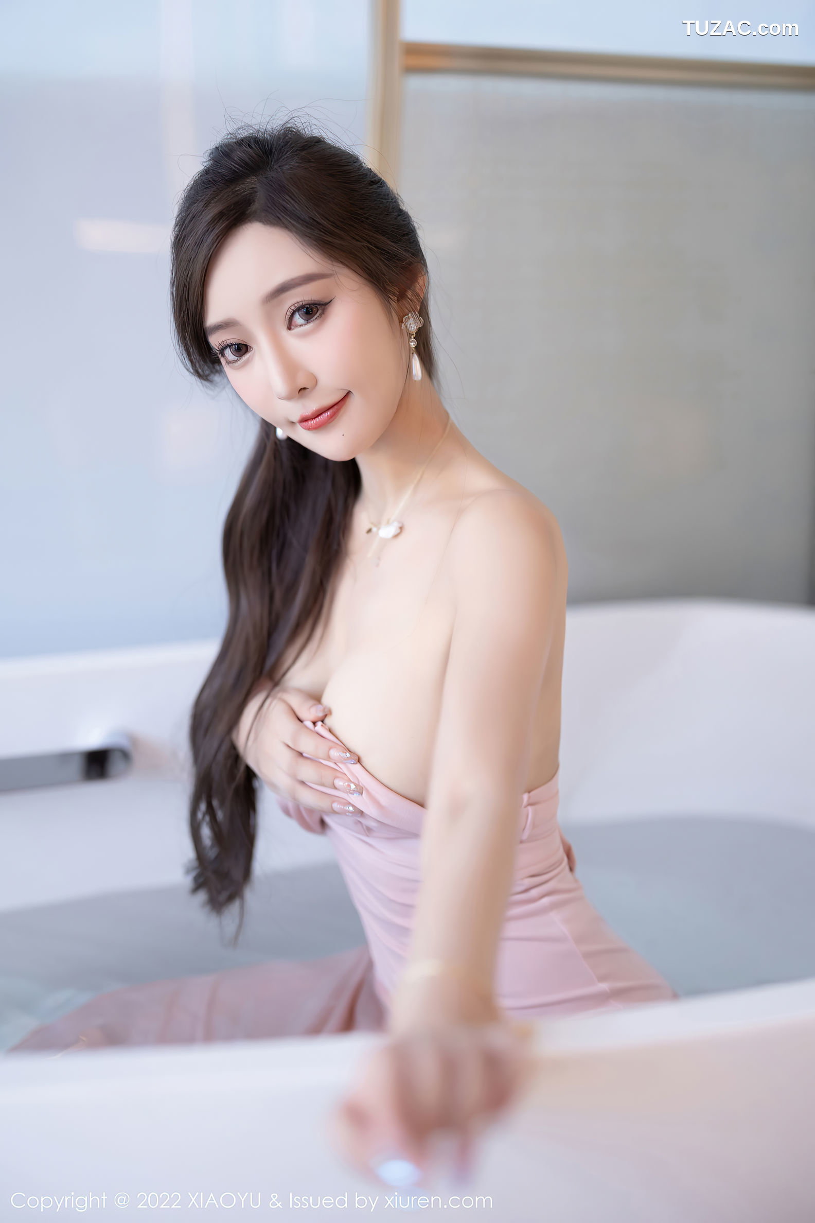 XiaoYu语画界-847-王馨瑶Yanni-粉色连衣长裙超薄黑丝-2022.08.22