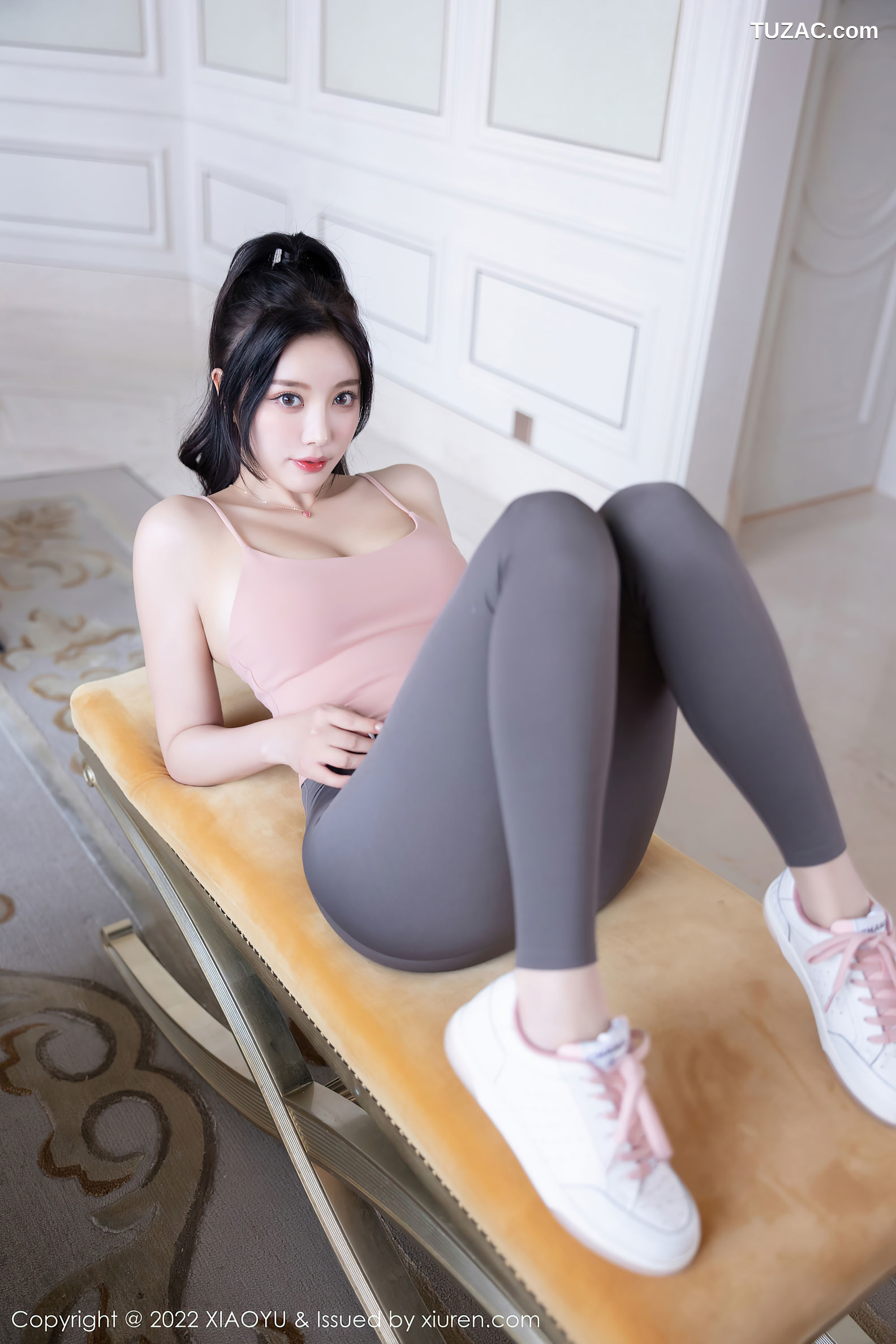 XiaoYu语画界-856-杨晨晨Yome-心愿旅拍浅粉色吊带深灰运动裤-2022.09.02