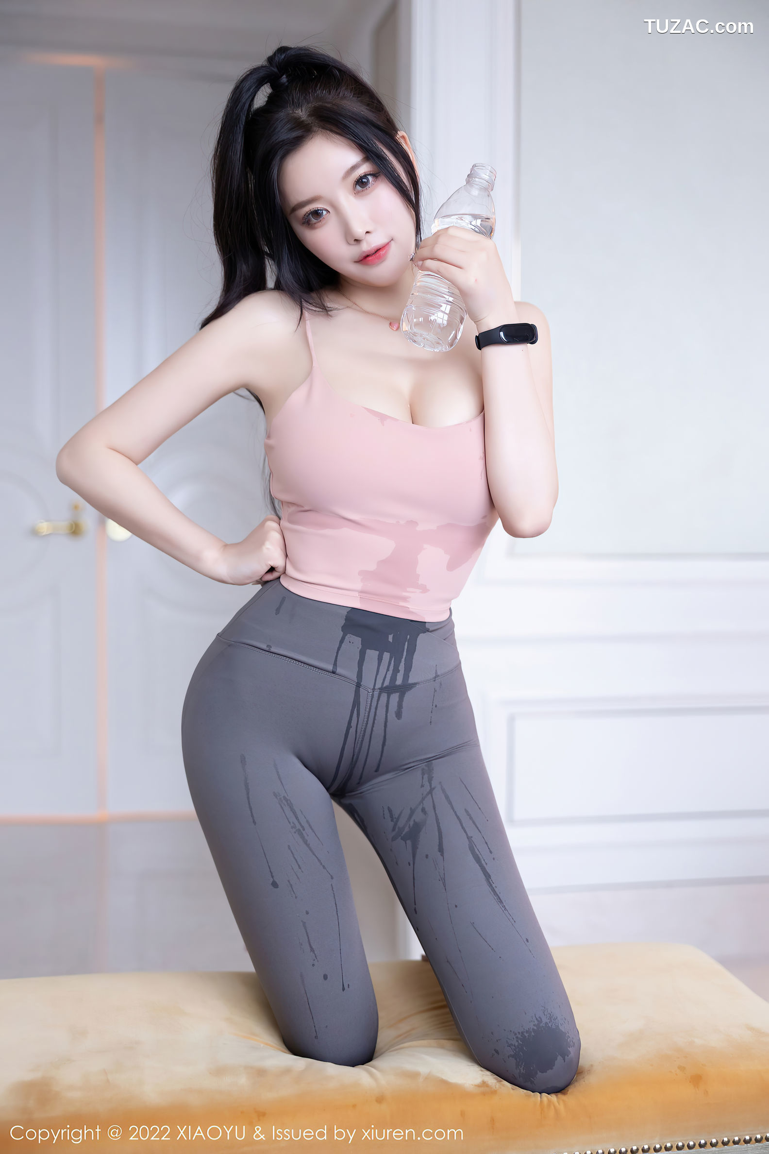 XiaoYu语画界-856-杨晨晨Yome-心愿旅拍浅粉色吊带深灰运动裤-2022.09.02