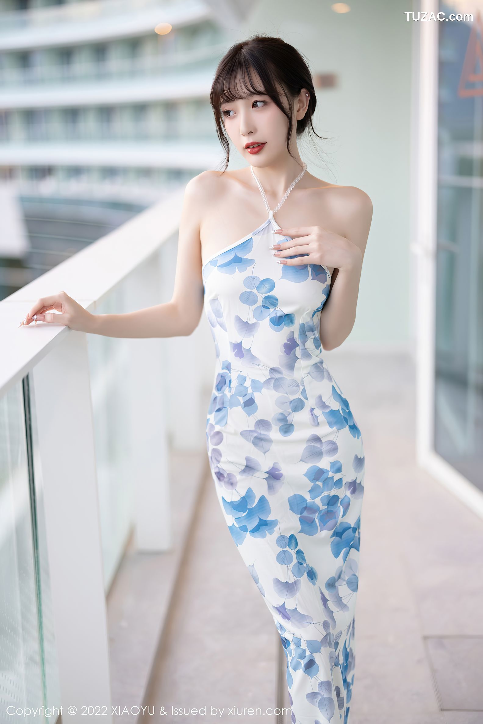 XiaoYu语画界-877-林星阑-露肩蓝印花连衣裙白丝袜-2022.10.09