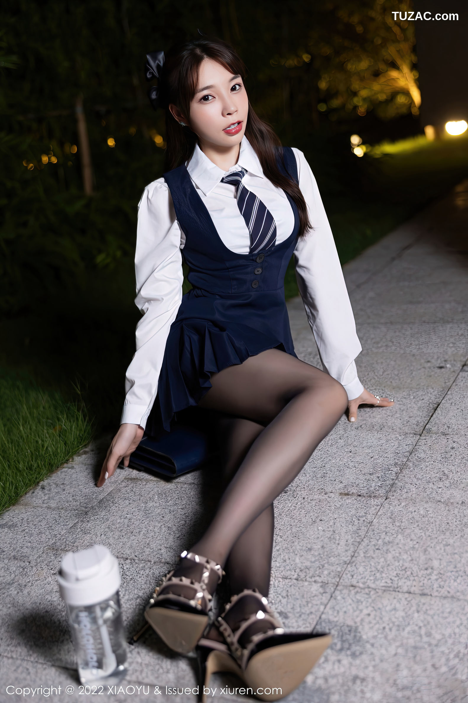 XiaoYu语画界-894-徐莉芝Booty-深蓝背带裙超薄黑丝-2022.11.01
