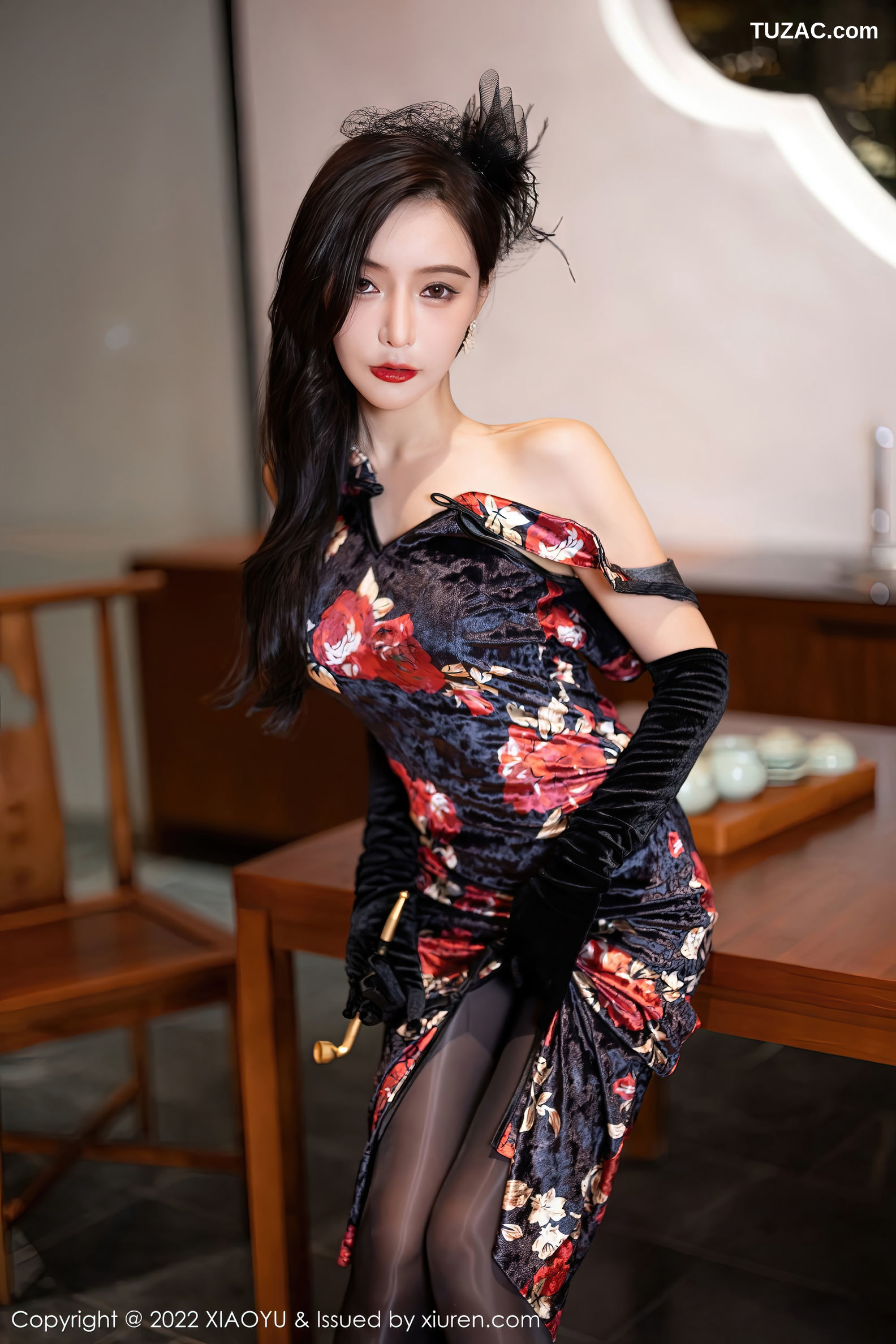 XiaoYu语画界-909-王馨瑶Yanni-深色旗袍红色内衣黑丝-2022.11.22