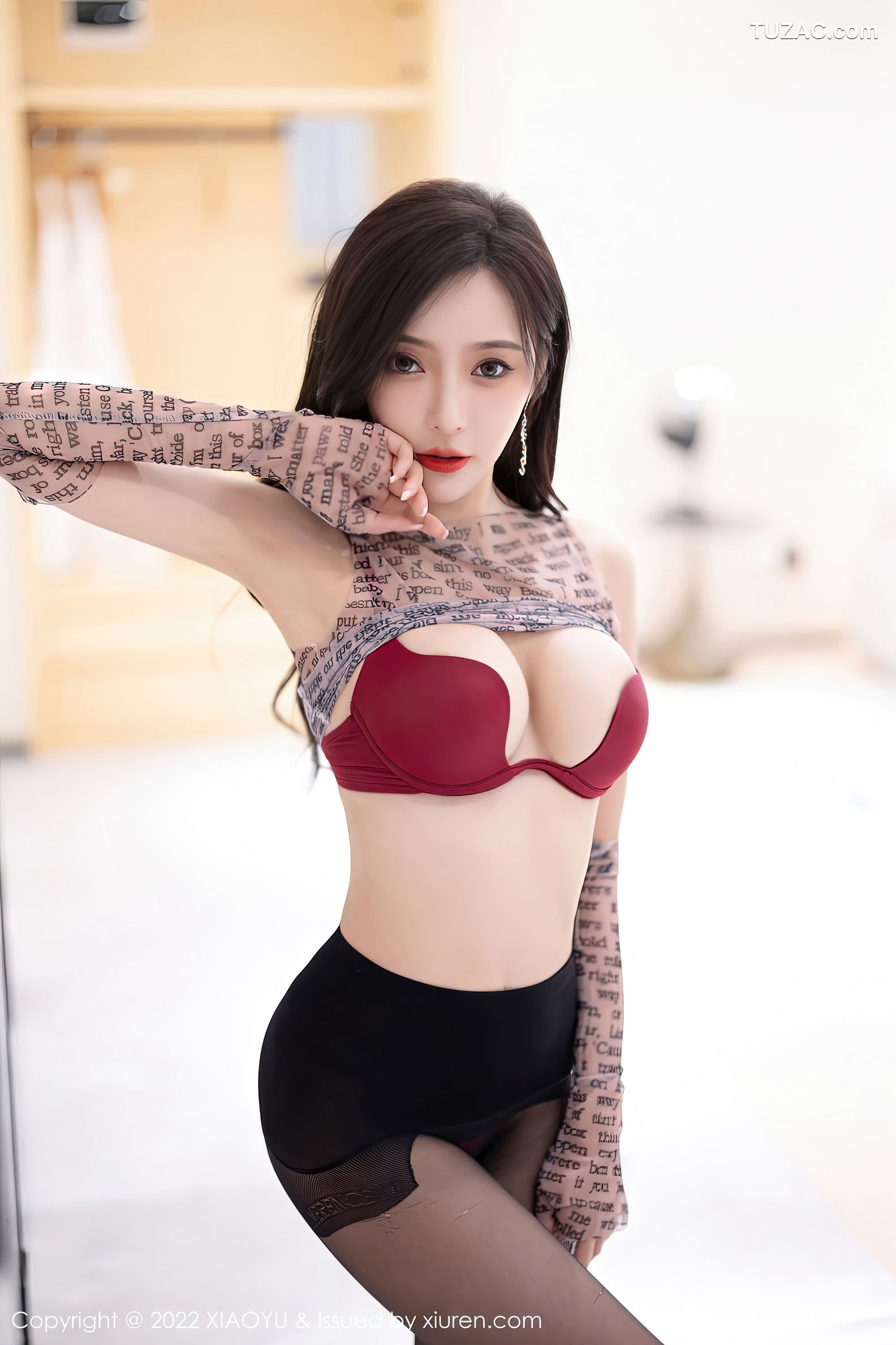 XiaoYu语画界-916-王馨瑶Yanni-轻透服饰超薄黑丝-2022.12.01