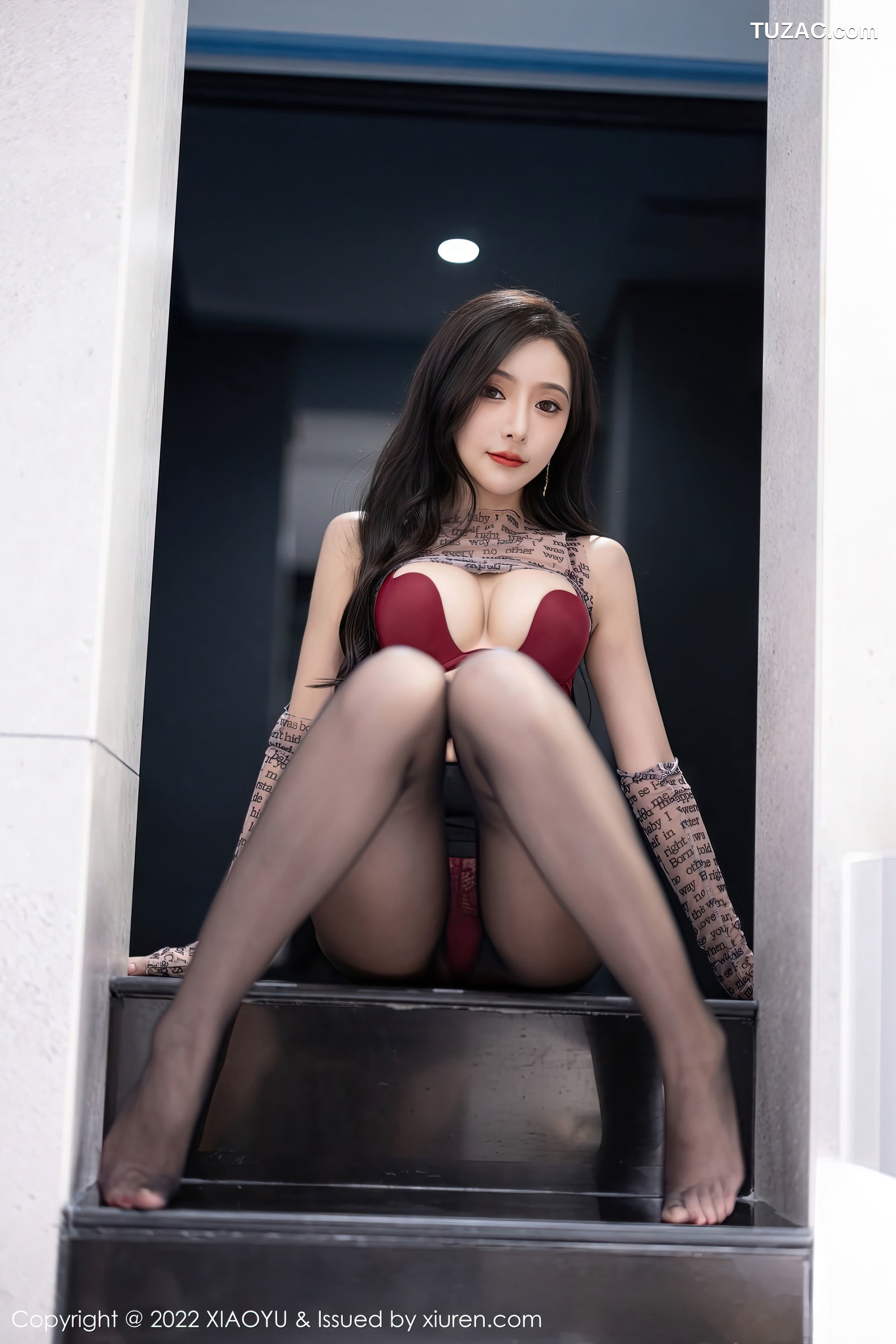 XiaoYu语画界-916-王馨瑶Yanni-轻透服饰超薄黑丝-2022.12.01