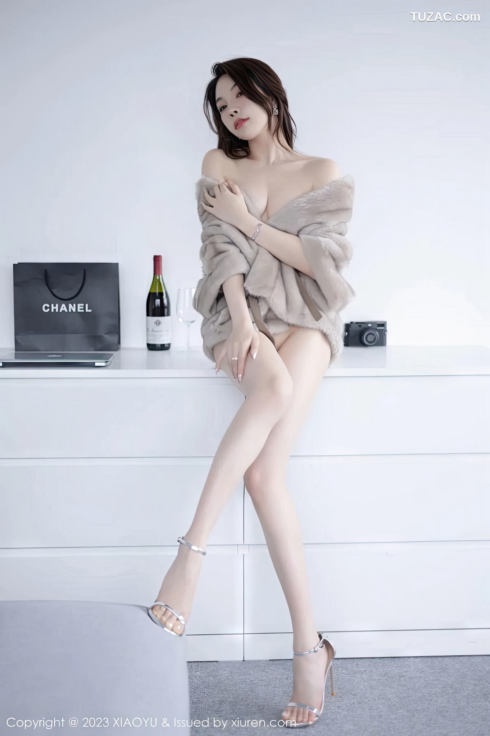 XiaoYu语画界-960-徐莉芝Booty-米色吊带裙原色丝袜-2023.02.07