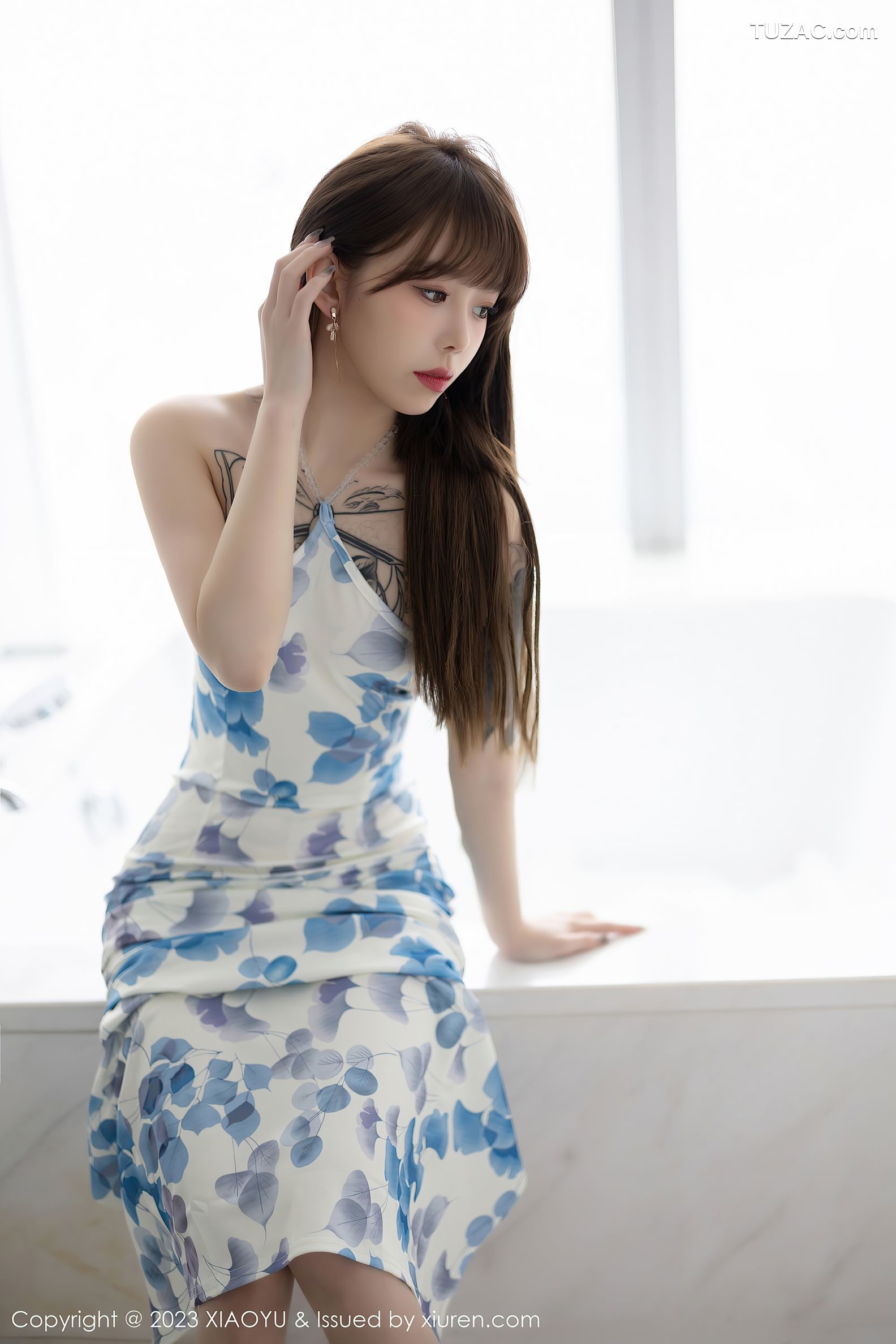 XiaoYu语画界-985-奶瓶-白色图案连衣长裙肉丝浅色内衣-2023.03.14