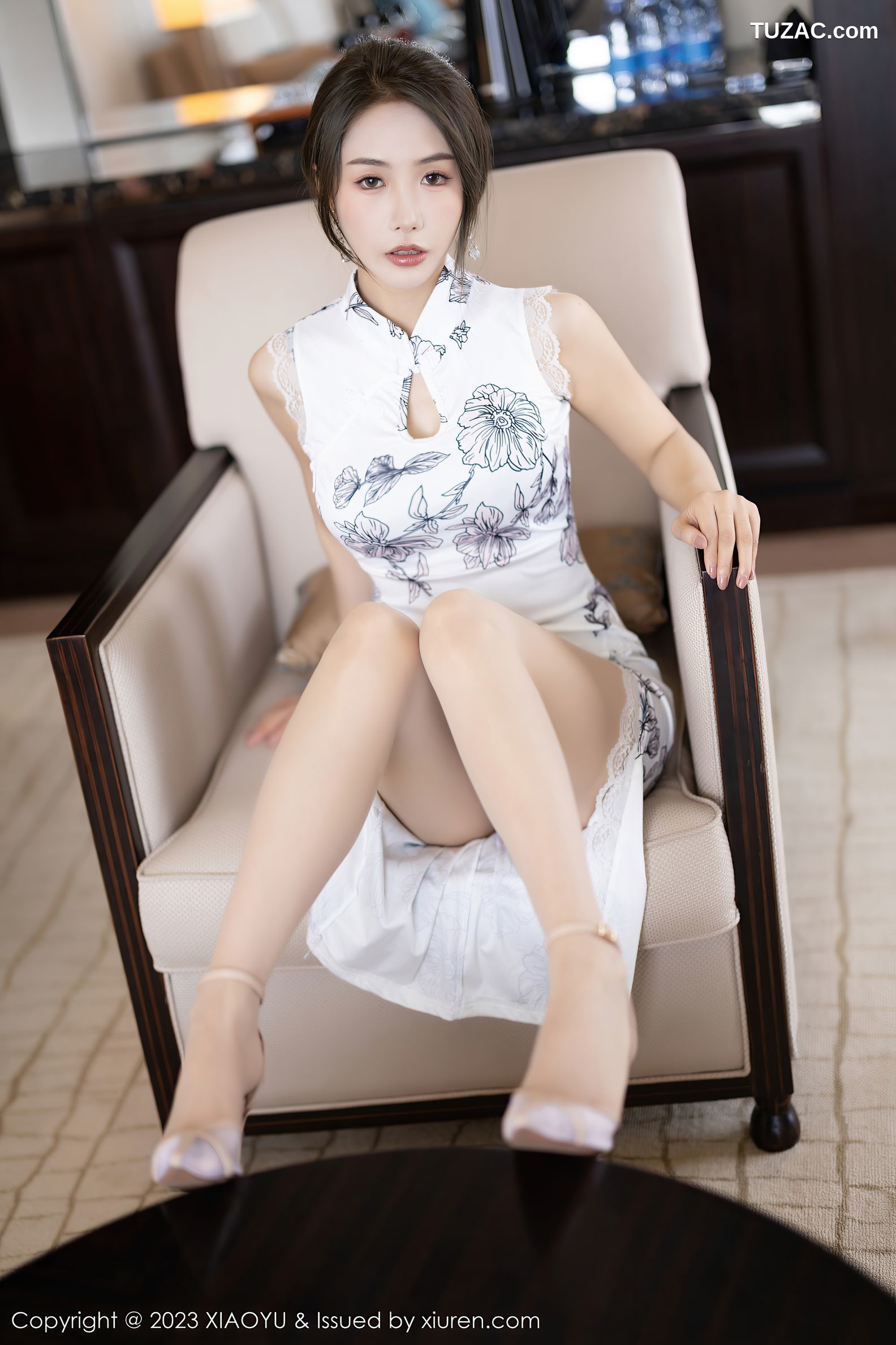 XiaoYu语画界-1022-苏苏阿-白色印花旗袍灰色内衣-2023.05.08