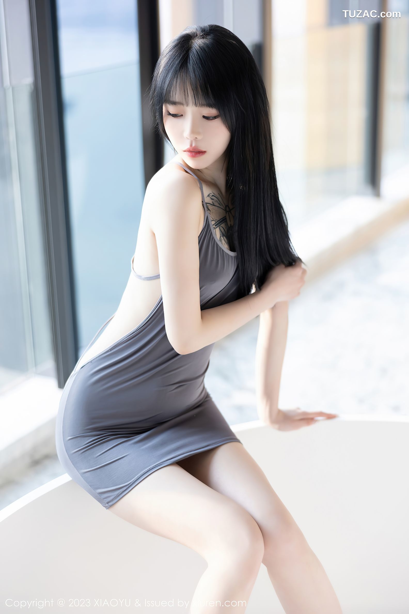 XiaoYu语画界-1037-奶瓶-银色露肩连衣短裙灰吊带睡衣-2023.05.29
