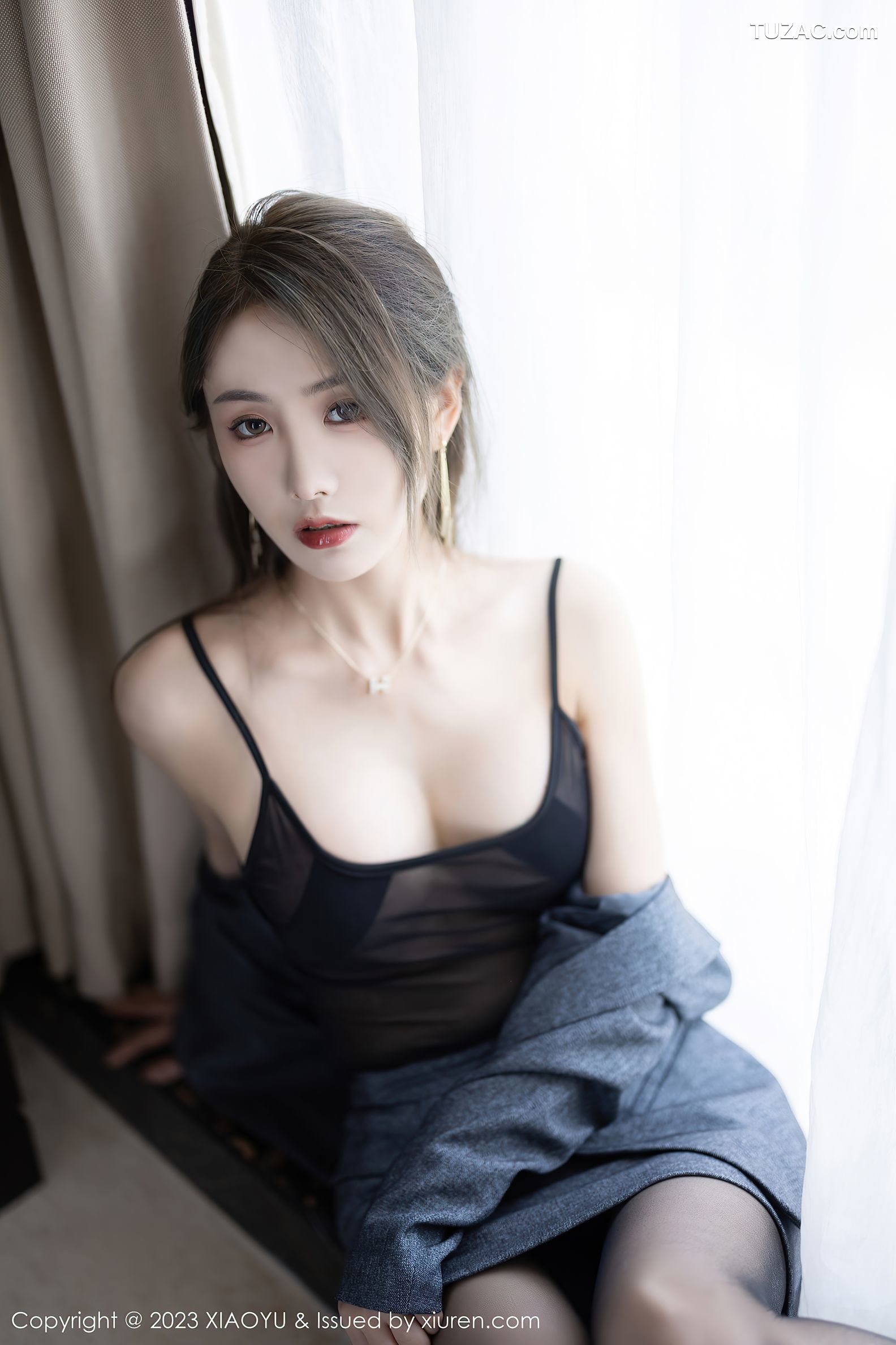 XiaoYu语画界-1042-苏苏阿-灰呢职业裙装黑透视吊带亵衣黑丝-2023.06.05