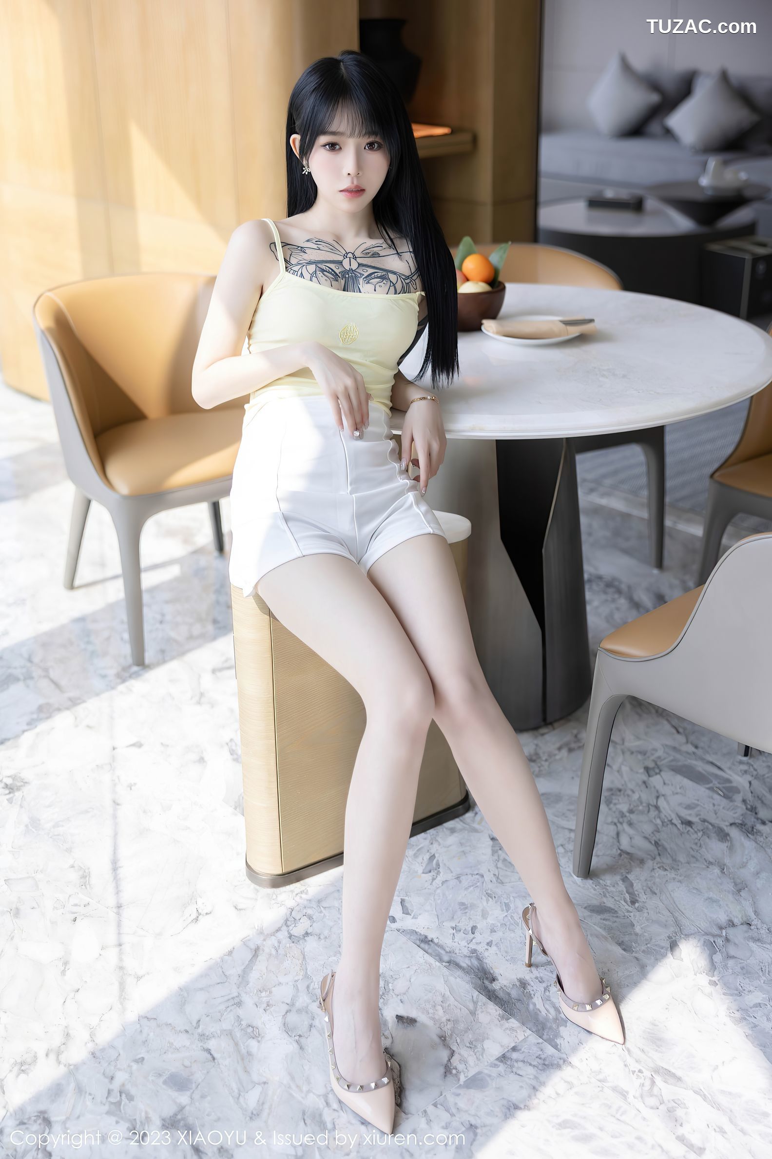 XiaoYu语画界-1047-奶瓶-黑抹胸黑牛仔裤蛋黄色吊带黑透视睡衣-2023.06.12