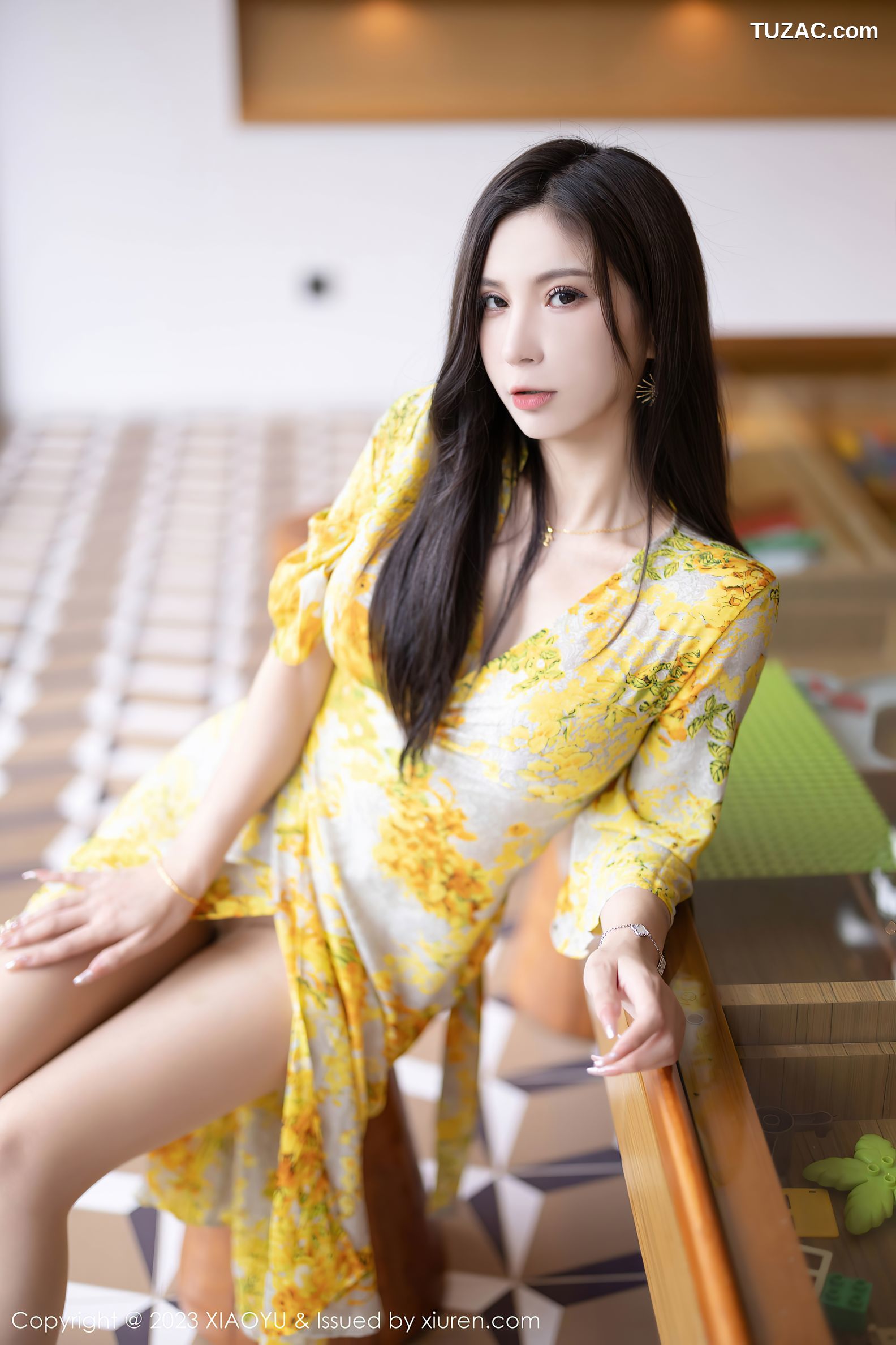 XiaoYu语画界-1066-小蛮妖Yummy-贵州旅拍-黄色花长裙黑带情趣内衣爆乳-2023.07.10