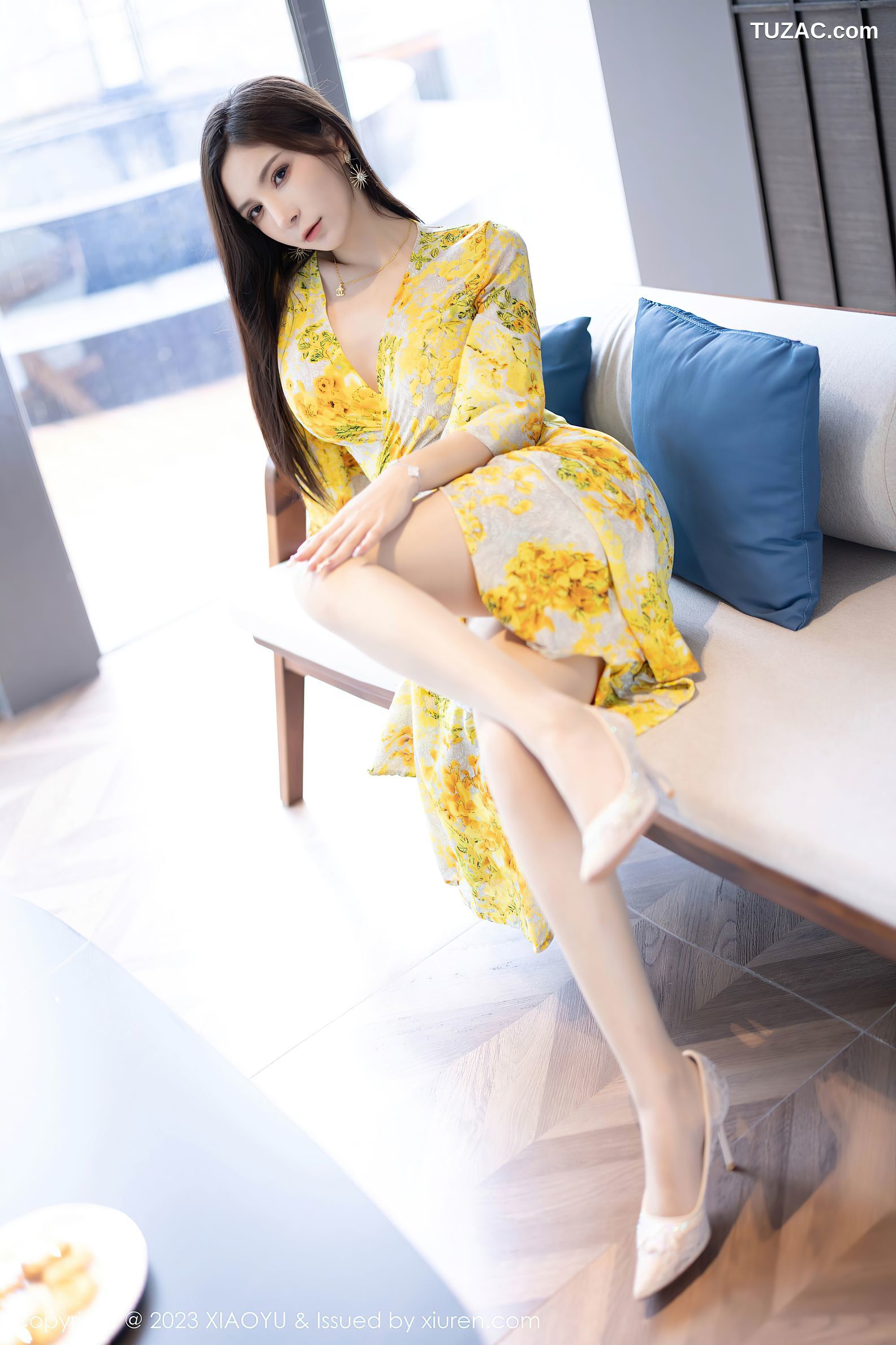 XiaoYu语画界-1066-小蛮妖Yummy-贵州旅拍-黄色花长裙黑带情趣内衣爆乳-2023.07.10