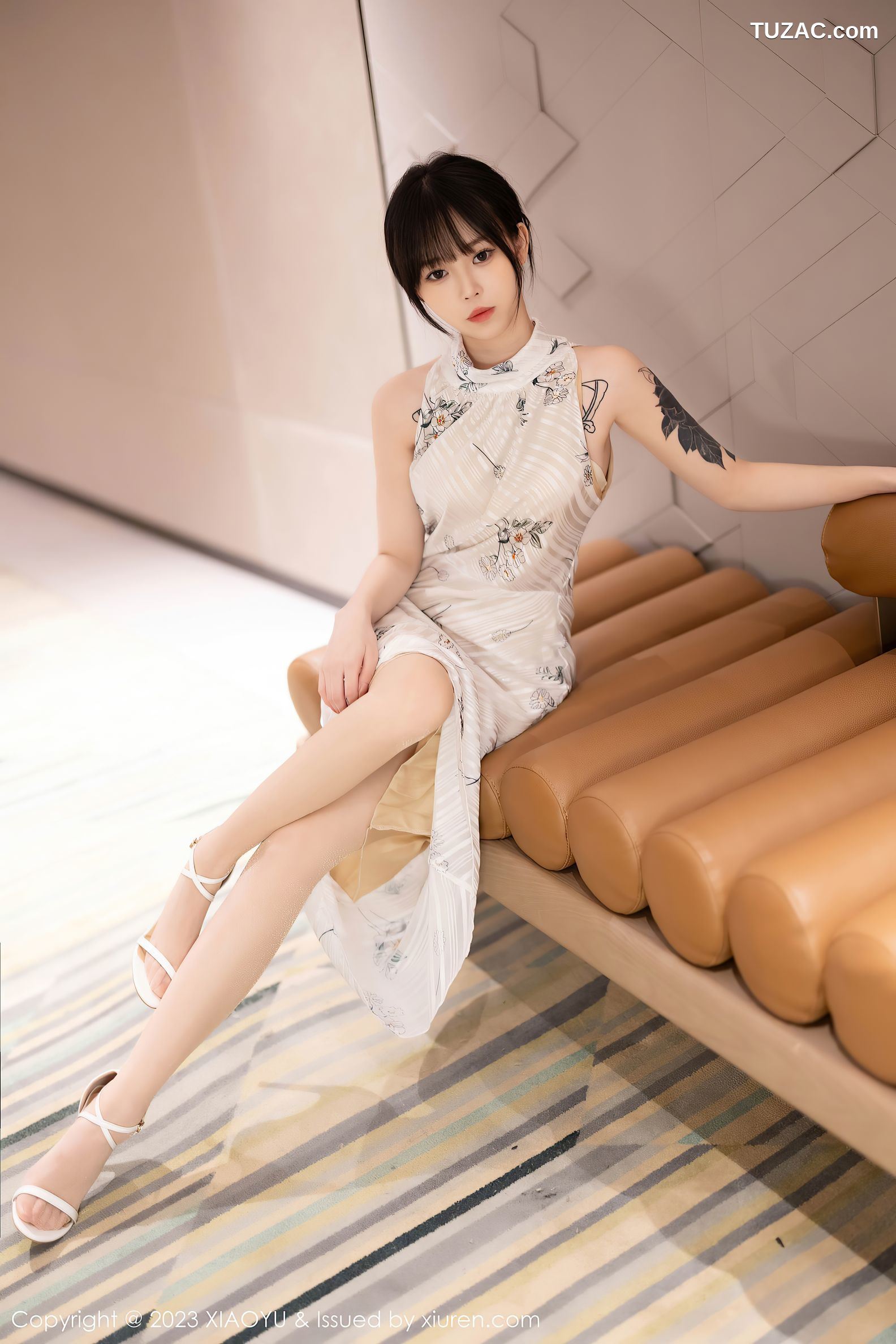 XiaoYu语画界-1118-奶瓶-白色印花旗袍-黑色小喵情趣内衣黑丝-2023.09.25