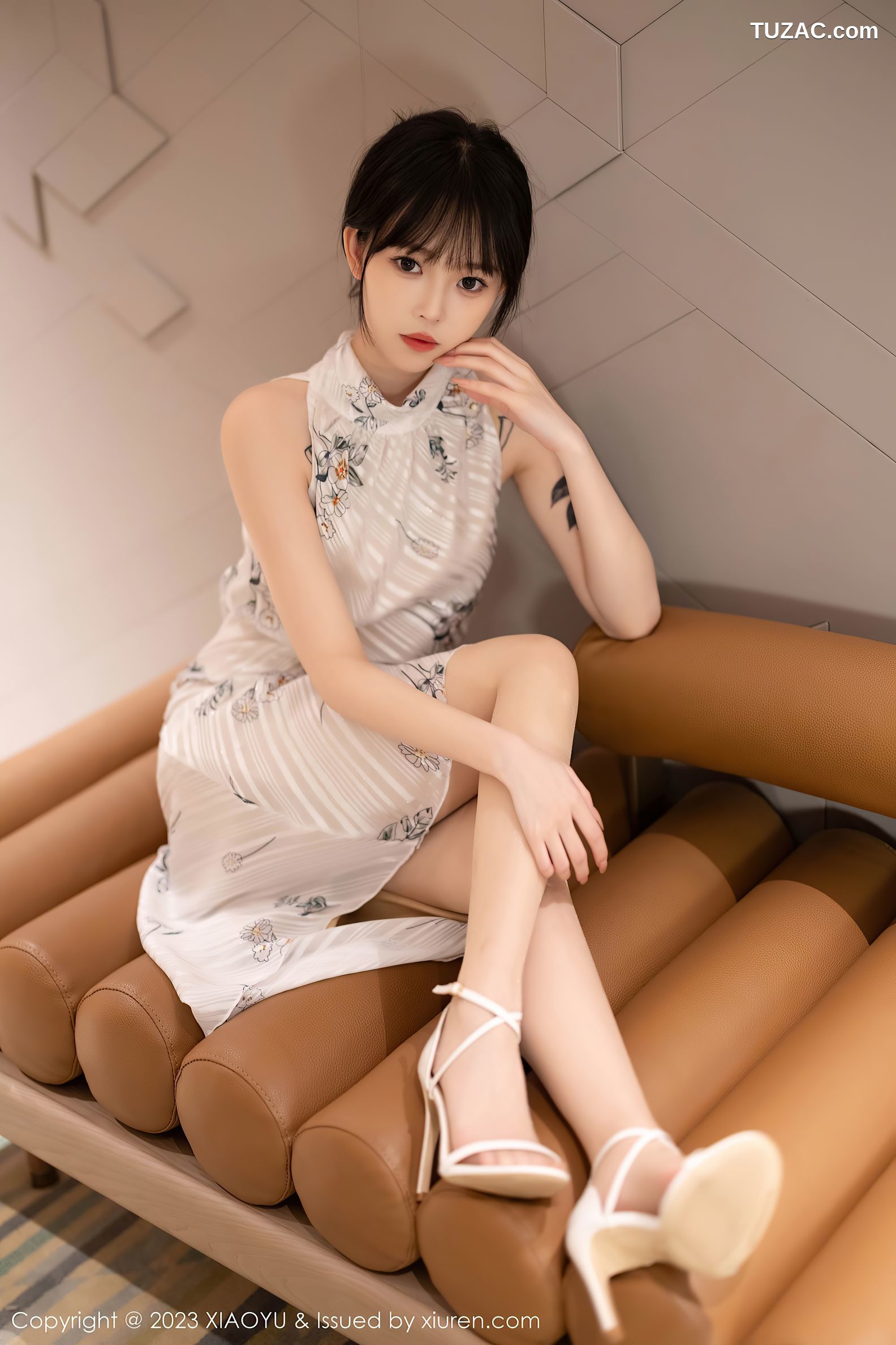 XiaoYu语画界-1118-奶瓶-白色印花旗袍-黑色小喵情趣内衣黑丝-2023.09.25