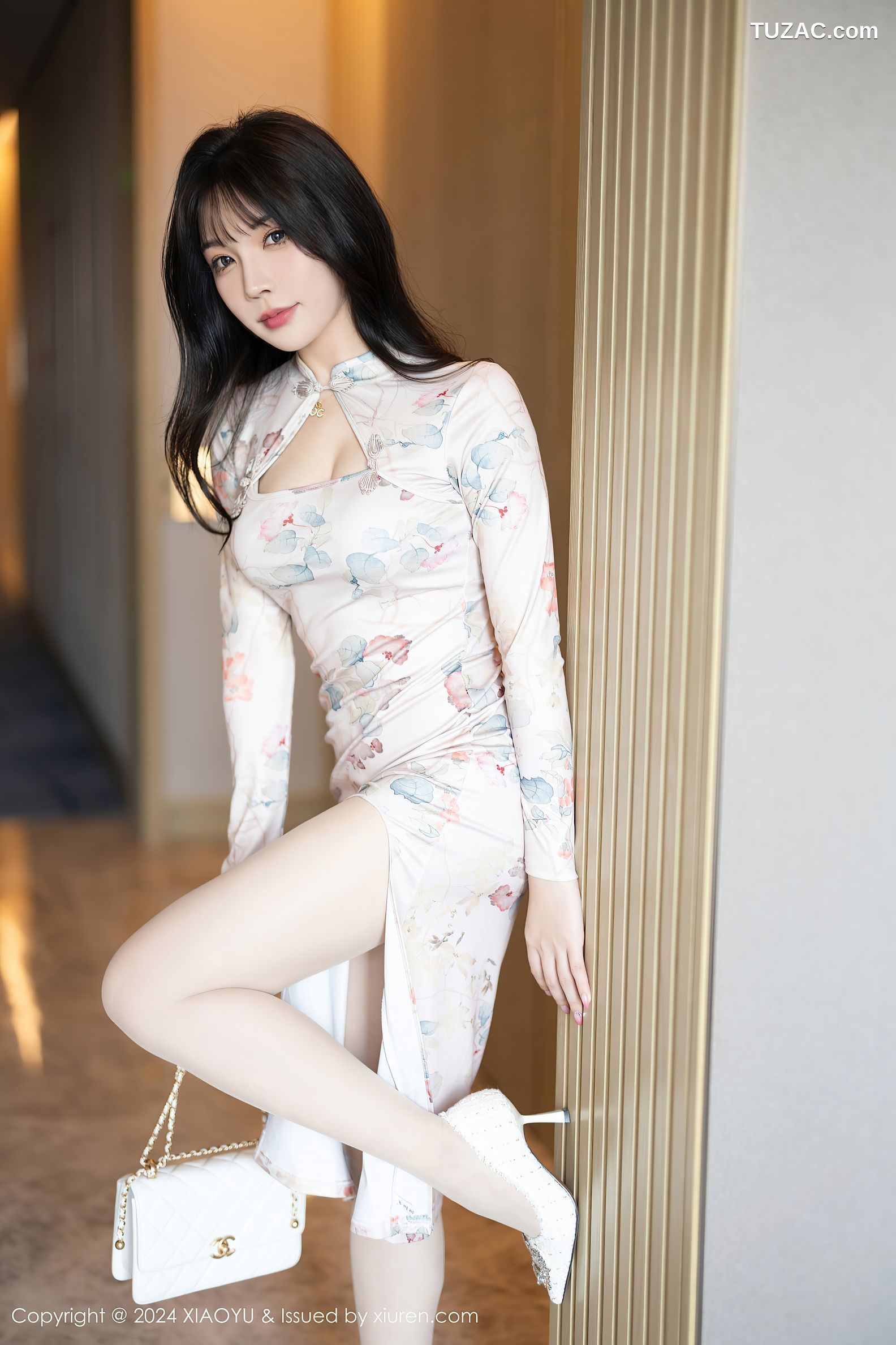 XiaoYu语画界-1199-徐莉芝Booty-白色印花旗袍灰色针织内衣灰丝-2024.02.05