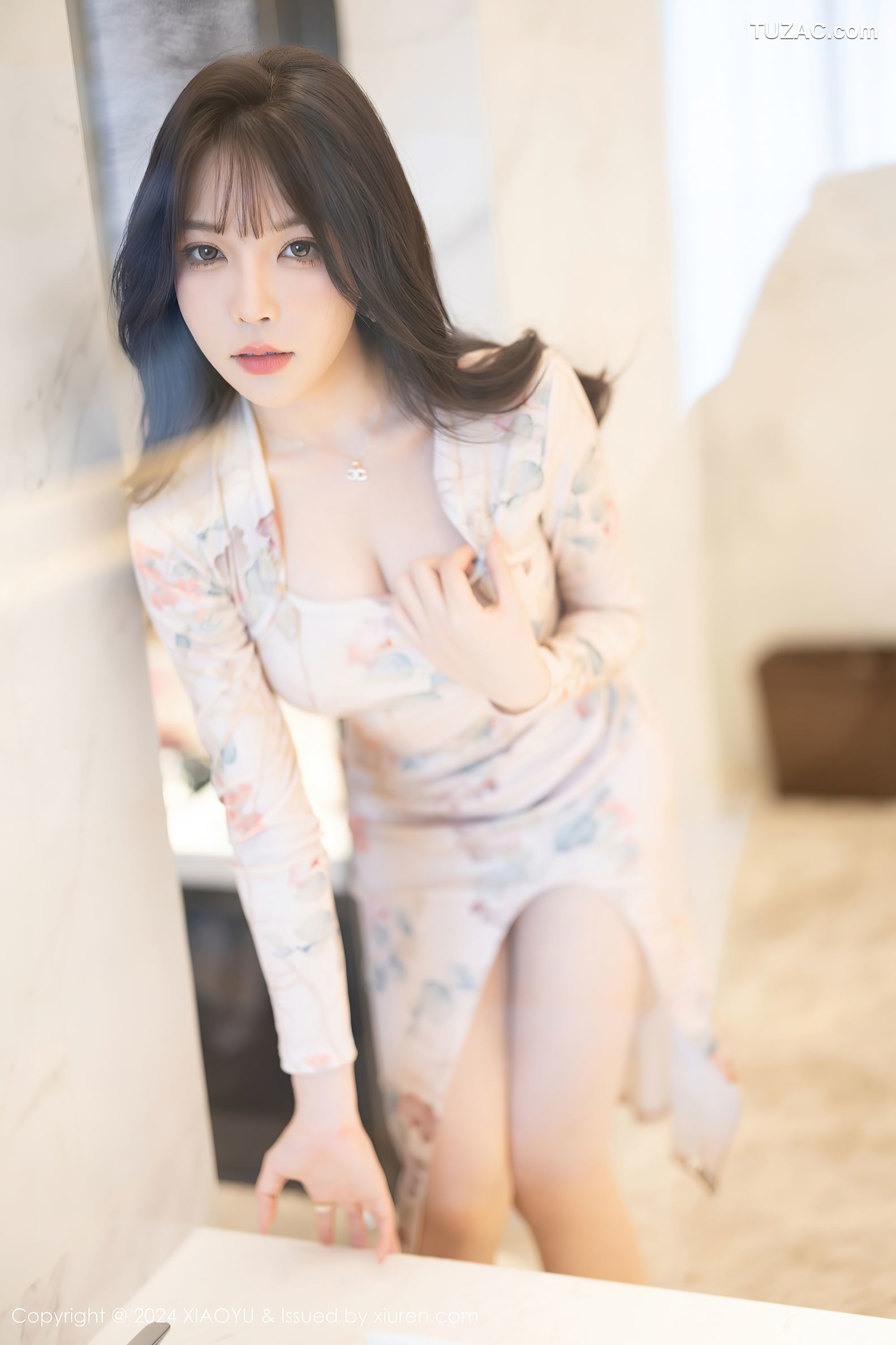 XiaoYu语画界-1199-徐莉芝Booty-白色印花旗袍灰色针织内衣灰丝-2024.02.05