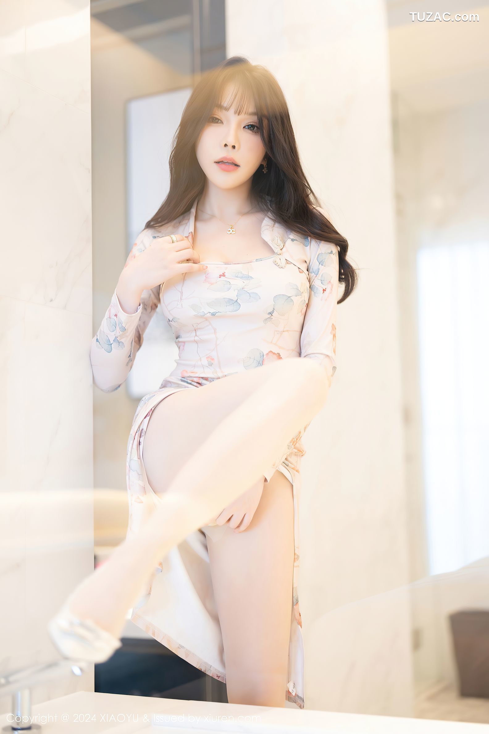 XiaoYu语画界-1199-徐莉芝Booty-白色印花旗袍灰色针织内衣灰丝-2024.02.05