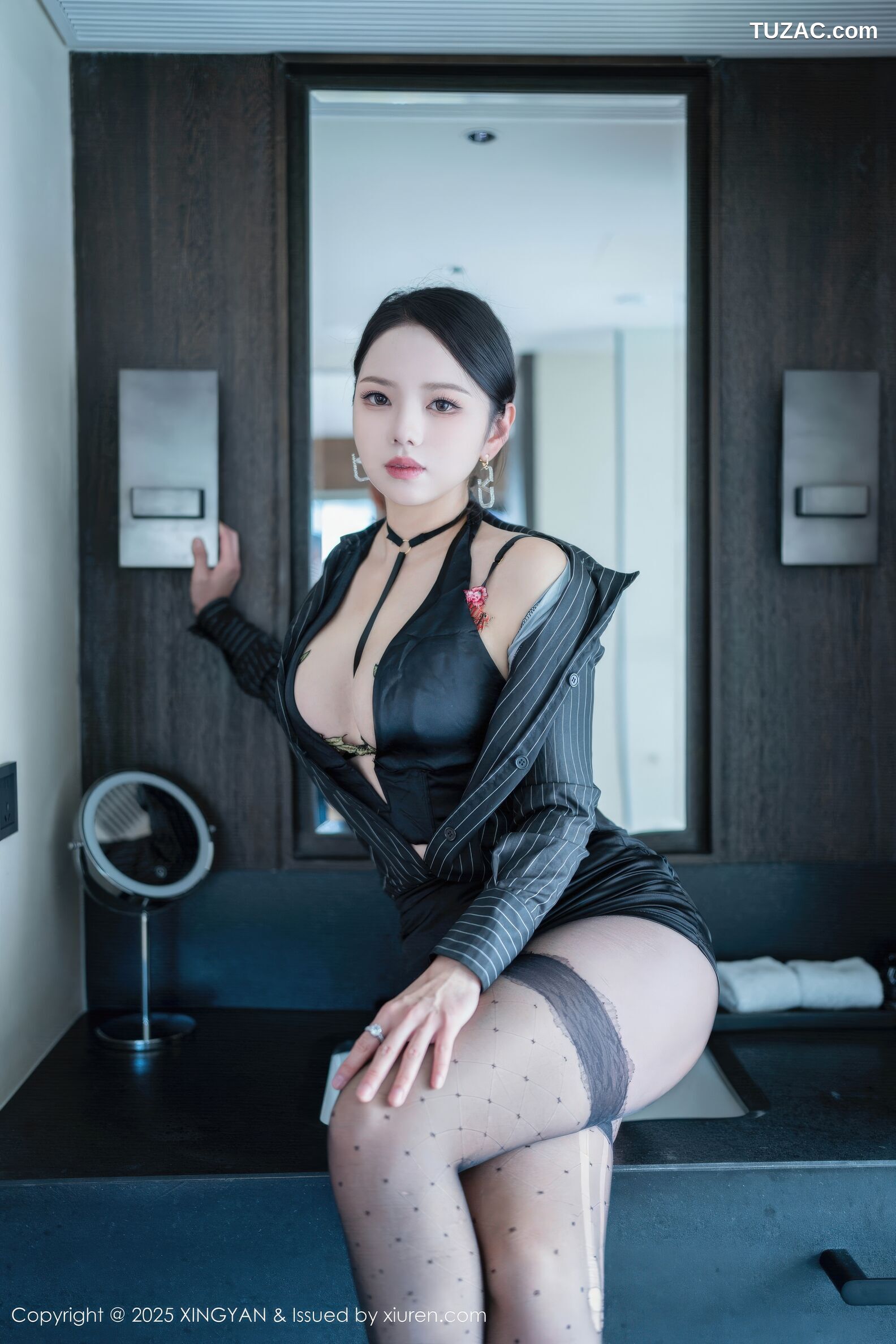 XingYan星颜社-433-大美妞儿-OL黑色条纹衬衫短裙黑丝鲜花内衣爆乳-2025.11.25