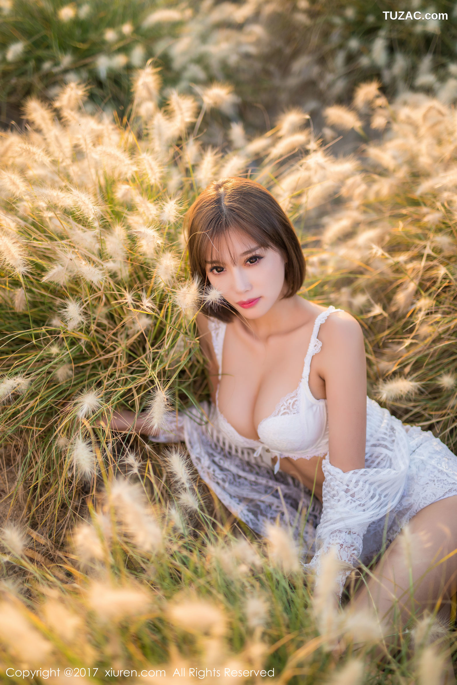 XiuRen秀人网-847-杨晨晨-甜美女神-《性感室外写真》-2017.11.08