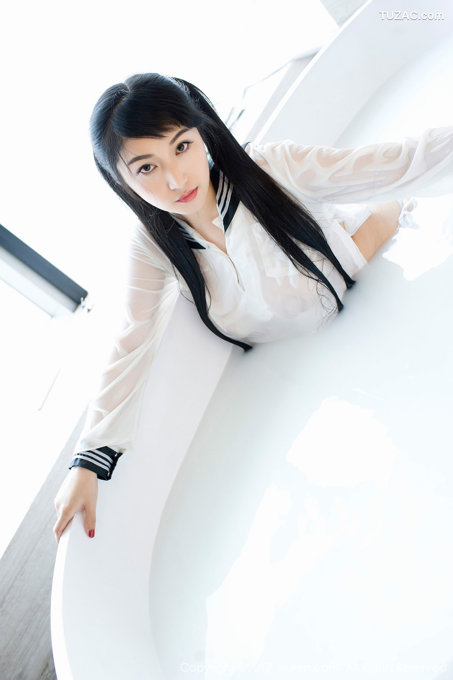 XiuRen秀人网-853-盼盼龙女Sunny-《牛奶浴学生装-透明学生装-黑色乳贴》-2017.11.23
