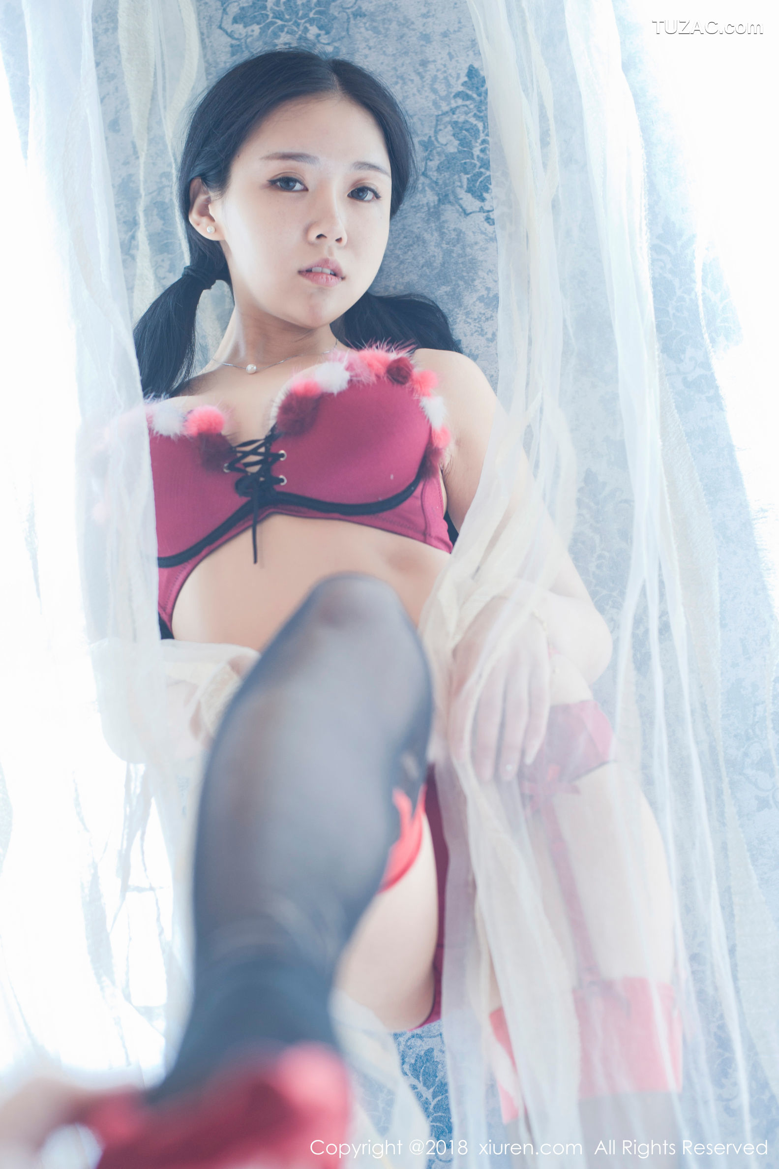 XiuRen秀人网-932-红气球-《童颜巨乳稚气未脱小姑娘》-2018.02.09