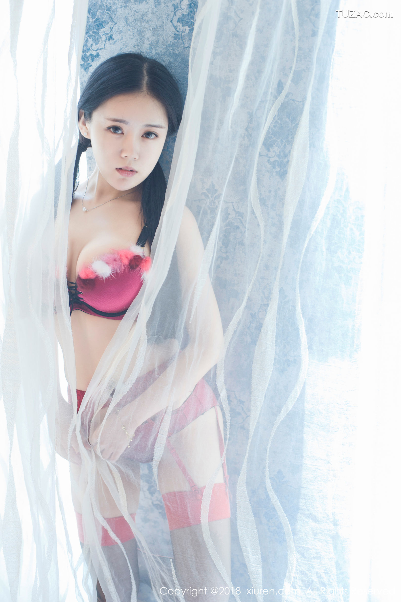 XiuRen秀人网-932-红气球-《童颜巨乳稚气未脱小姑娘》-2018.02.09