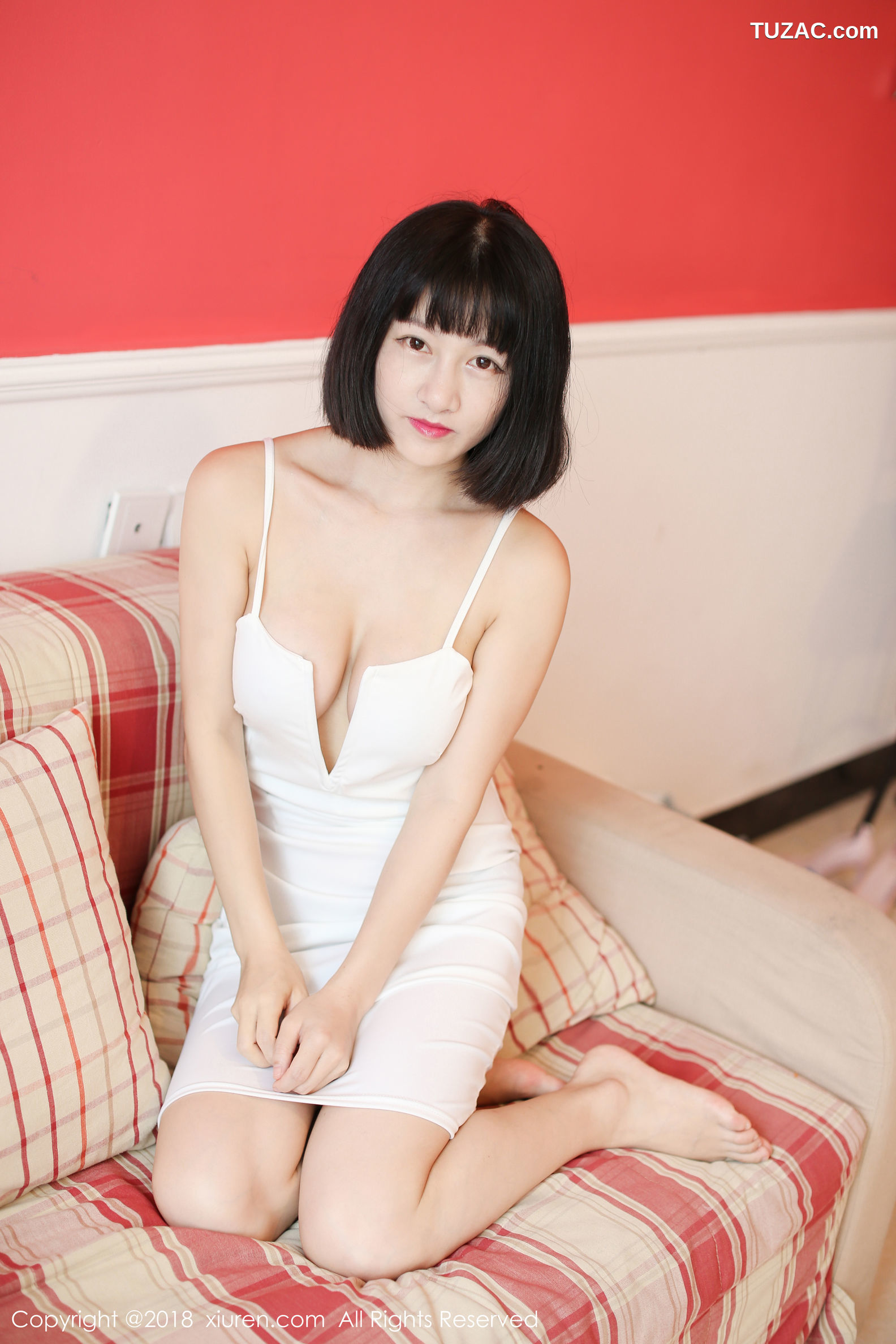 XiuRen秀人网-1012-小探戈-《美胸内衣-性感吊带裙》-2018.05.11