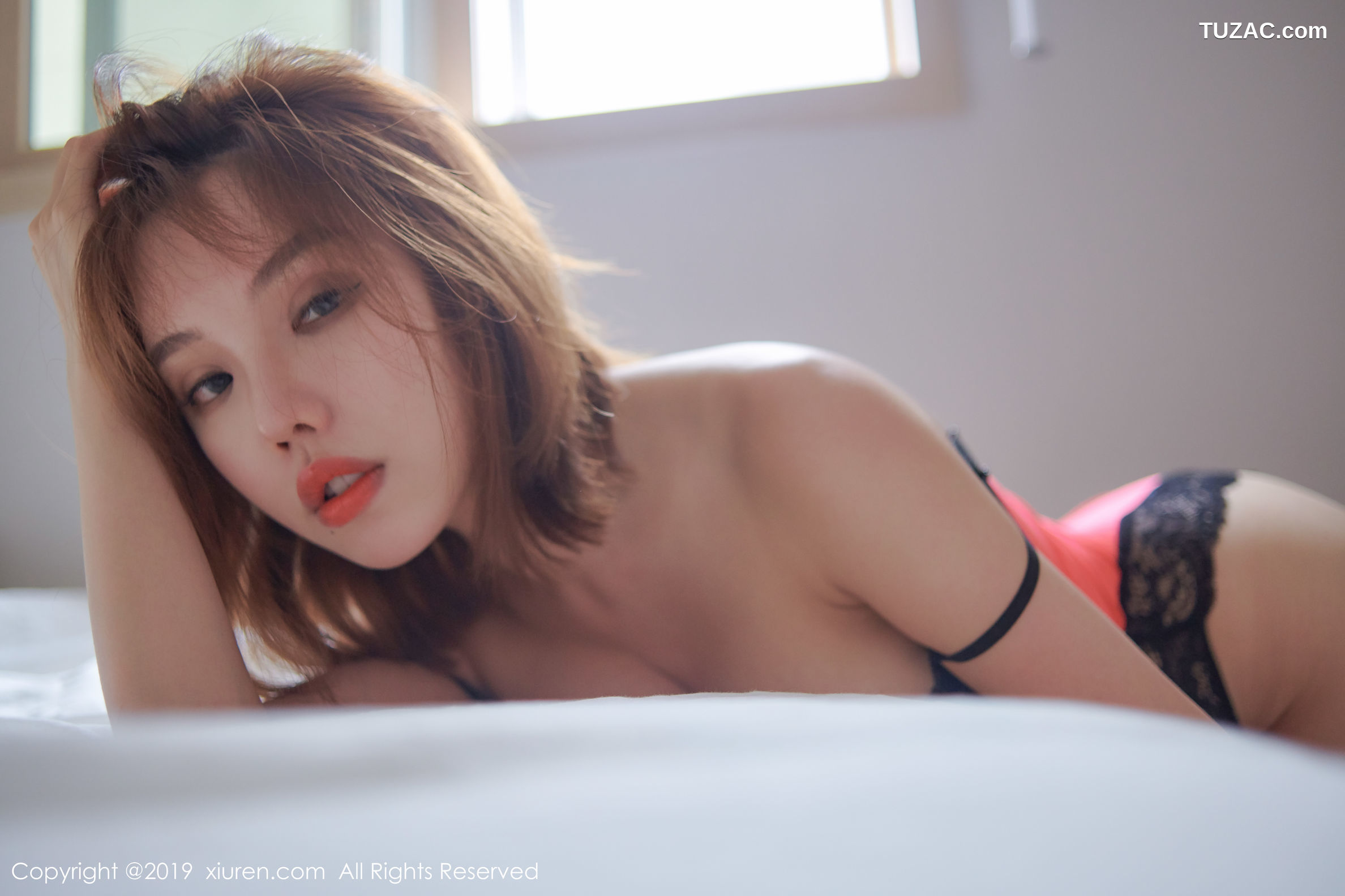 XiuRen秀人网-1684-黄楽然-《蕾丝内衣的婀娜姿态》-2019.09.18